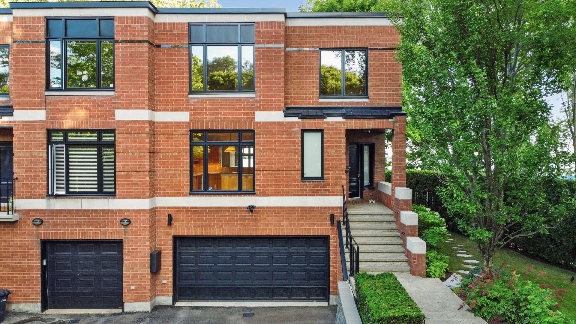 Montréal (Verdun/Île-Des-Soeurs), QC H3E 1X1, Canada, 4 Bedrooms Bedrooms, ,4 BathroomsBathrooms,Residential,Active,206310