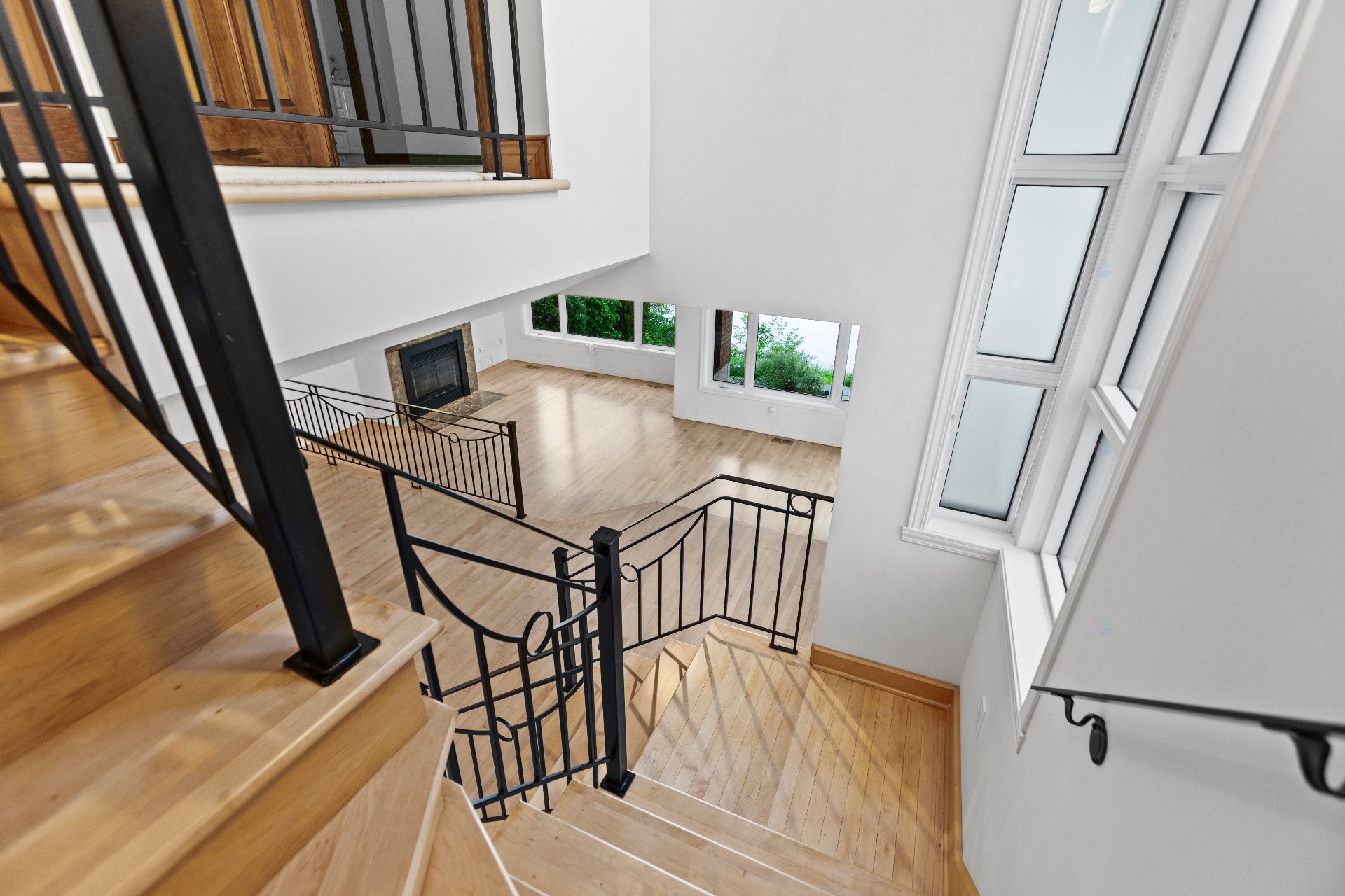 Montréal (Verdun/Île-Des-Soeurs), QC H3E 1X1, Canada, 4 Bedrooms Bedrooms, ,4 BathroomsBathrooms,Residential,Active,206310