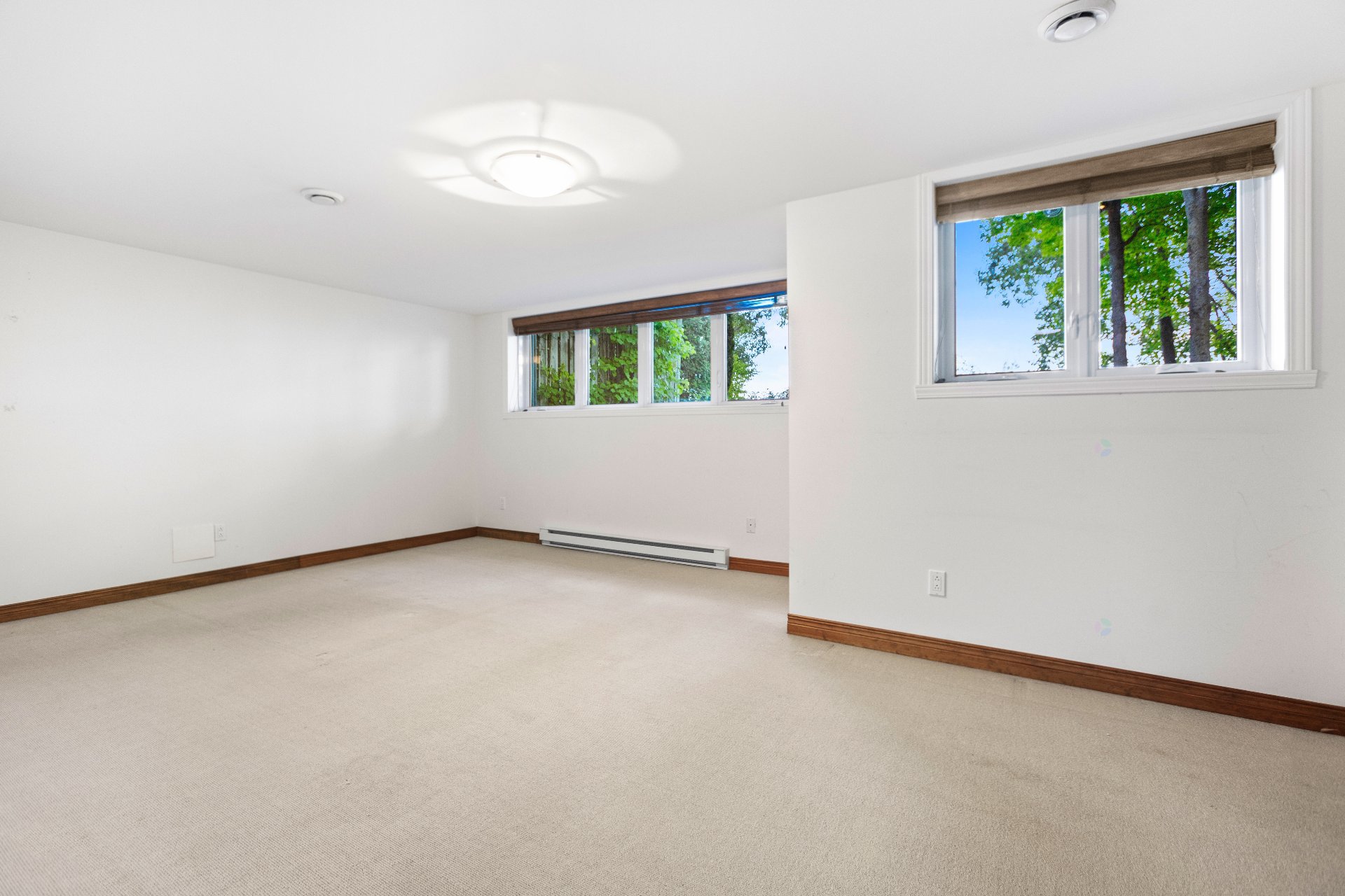 Montréal (Verdun/Île-Des-Soeurs), QC H3E 1X1, Canada, 4 Bedrooms Bedrooms, ,4 BathroomsBathrooms,Residential,Active,206310