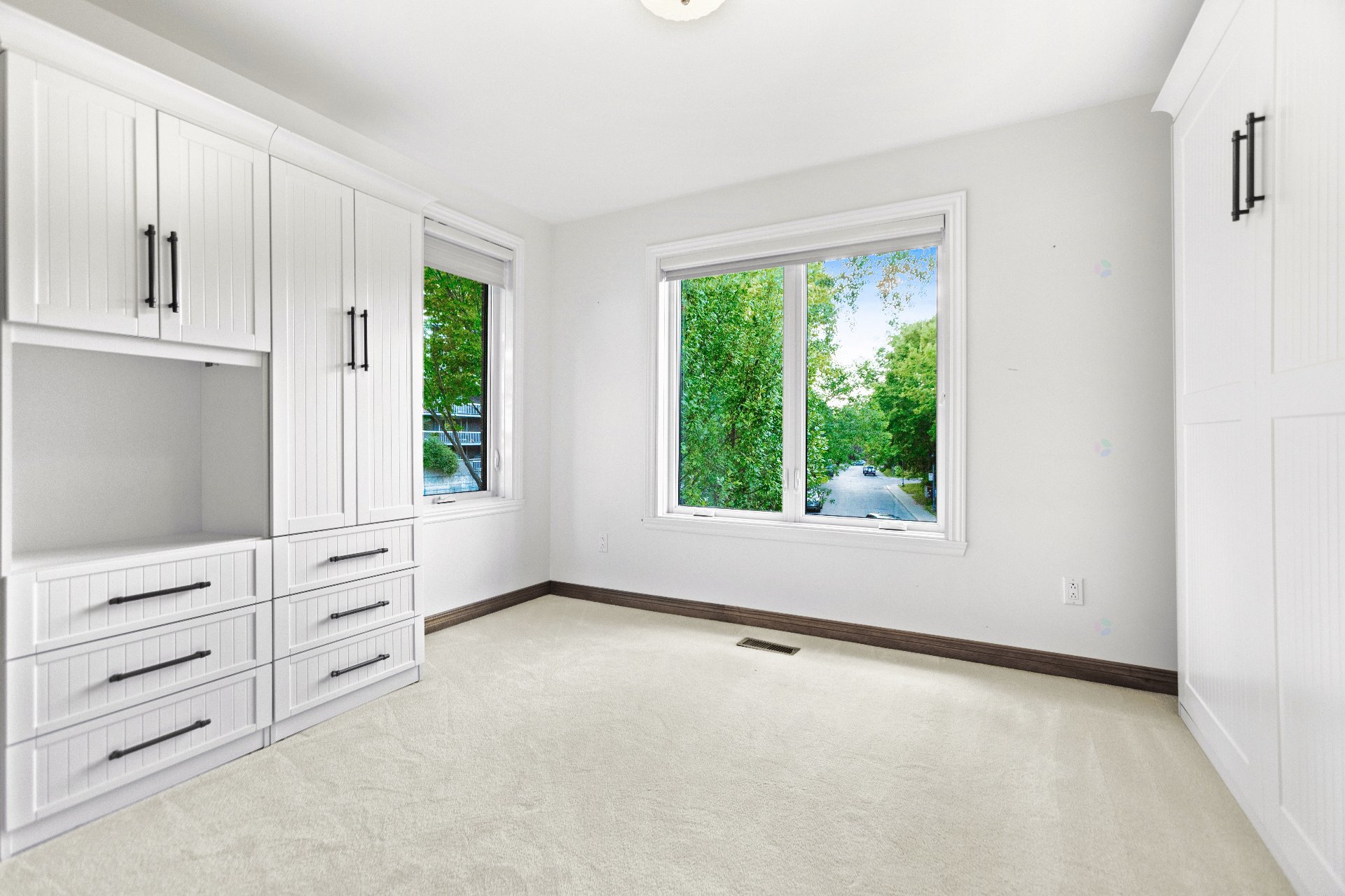 Montréal (Verdun/Île-Des-Soeurs), QC H3E 1X1, Canada, 4 Bedrooms Bedrooms, ,4 BathroomsBathrooms,Residential,Active,206310