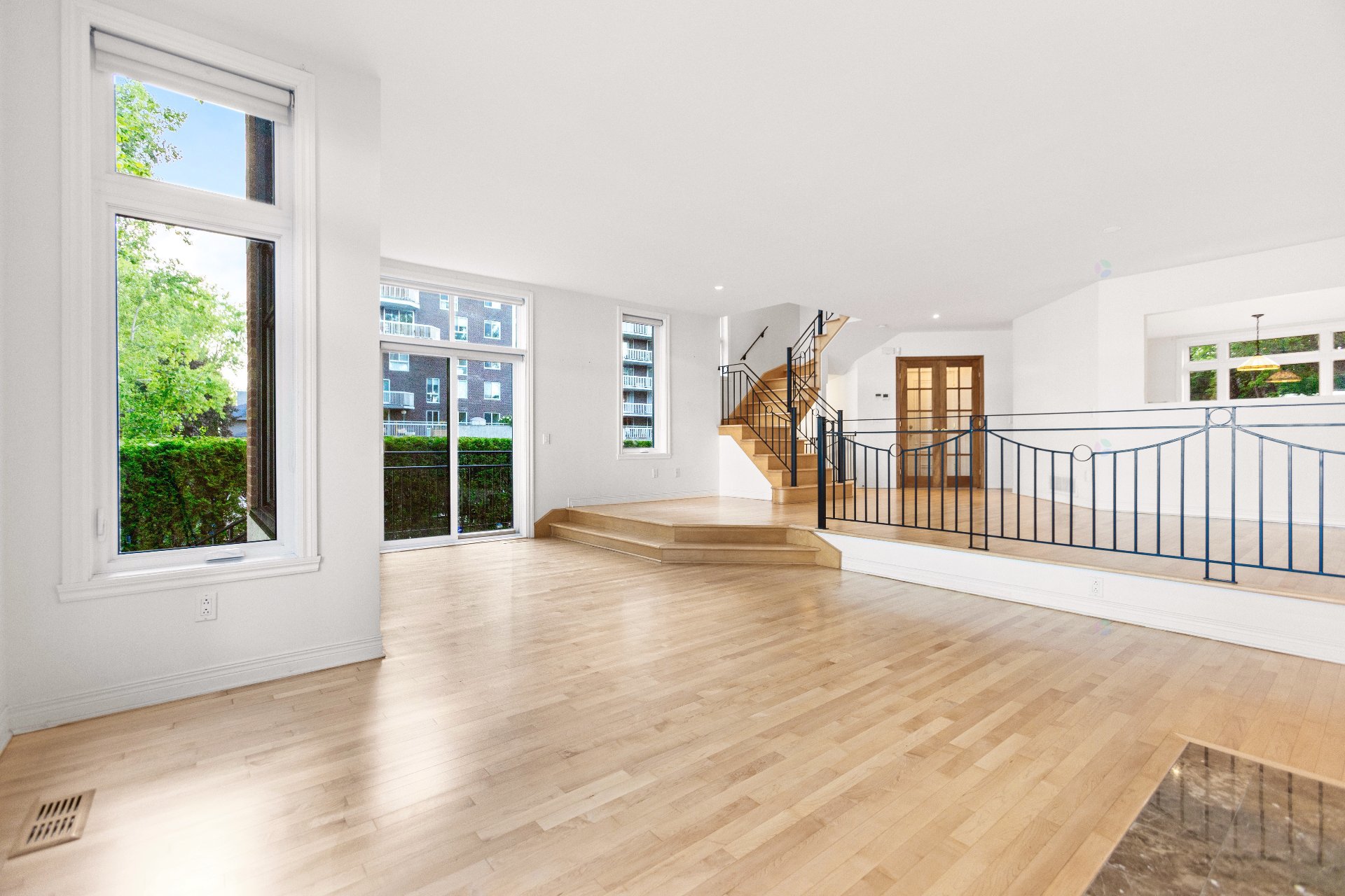 Montréal (Verdun/Île-Des-Soeurs), QC H3E 1X1, Canada, 4 Bedrooms Bedrooms, ,4 BathroomsBathrooms,Residential,Active,206310