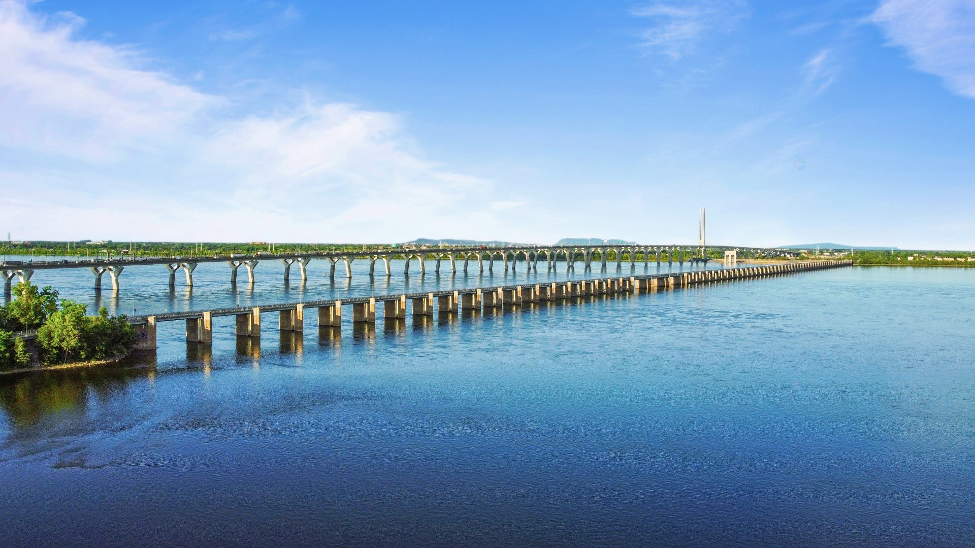 Montréal (Verdun/Île-Des-Soeurs), QC H3E 1X1, Canada, 4 Bedrooms Bedrooms, ,4 BathroomsBathrooms,Residential,Active,206310