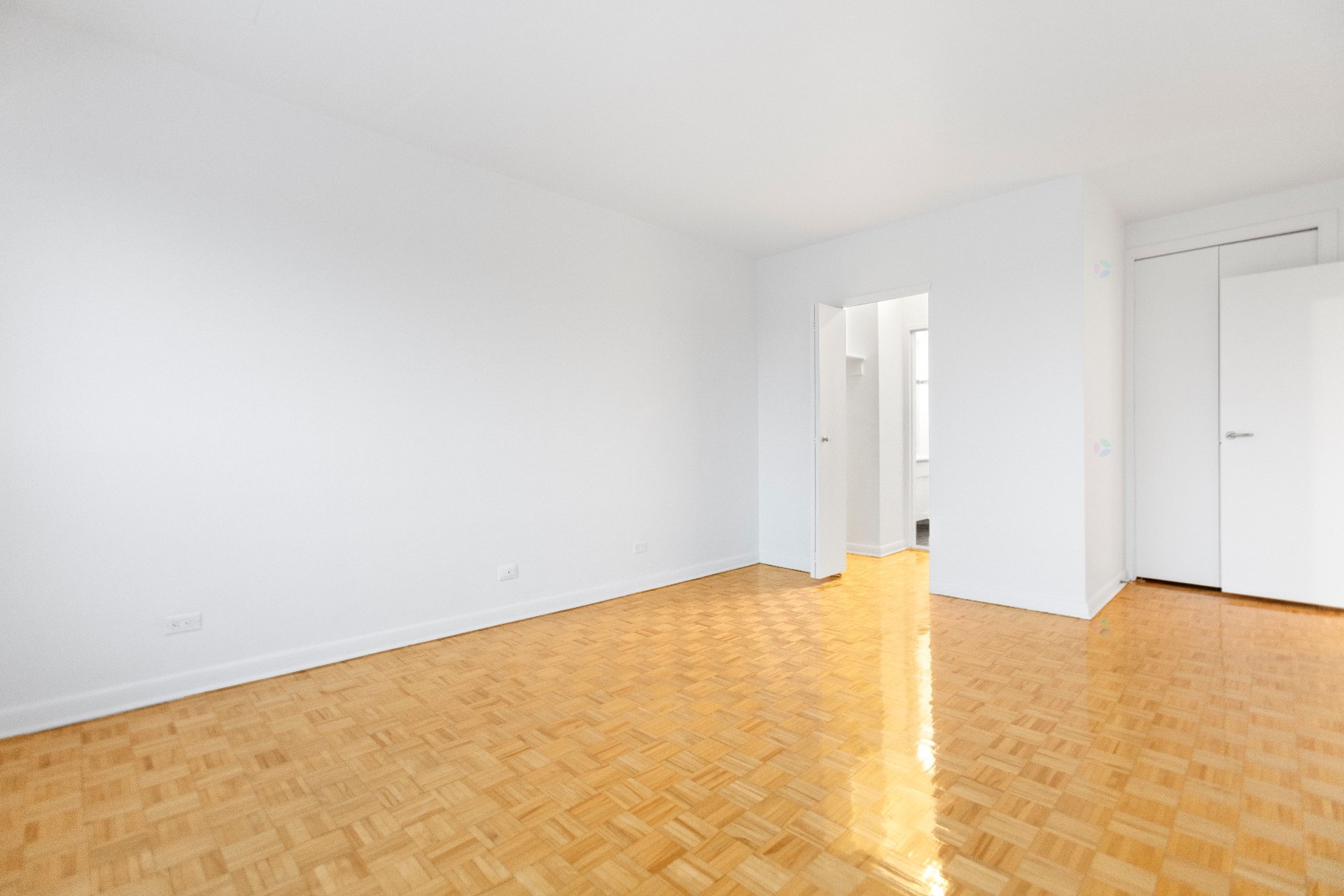 Côte-Saint-Luc, QC H3X 2W2, Canada, 2 Bedrooms Bedrooms, ,2 BathroomsBathrooms,Residential,Active,209744