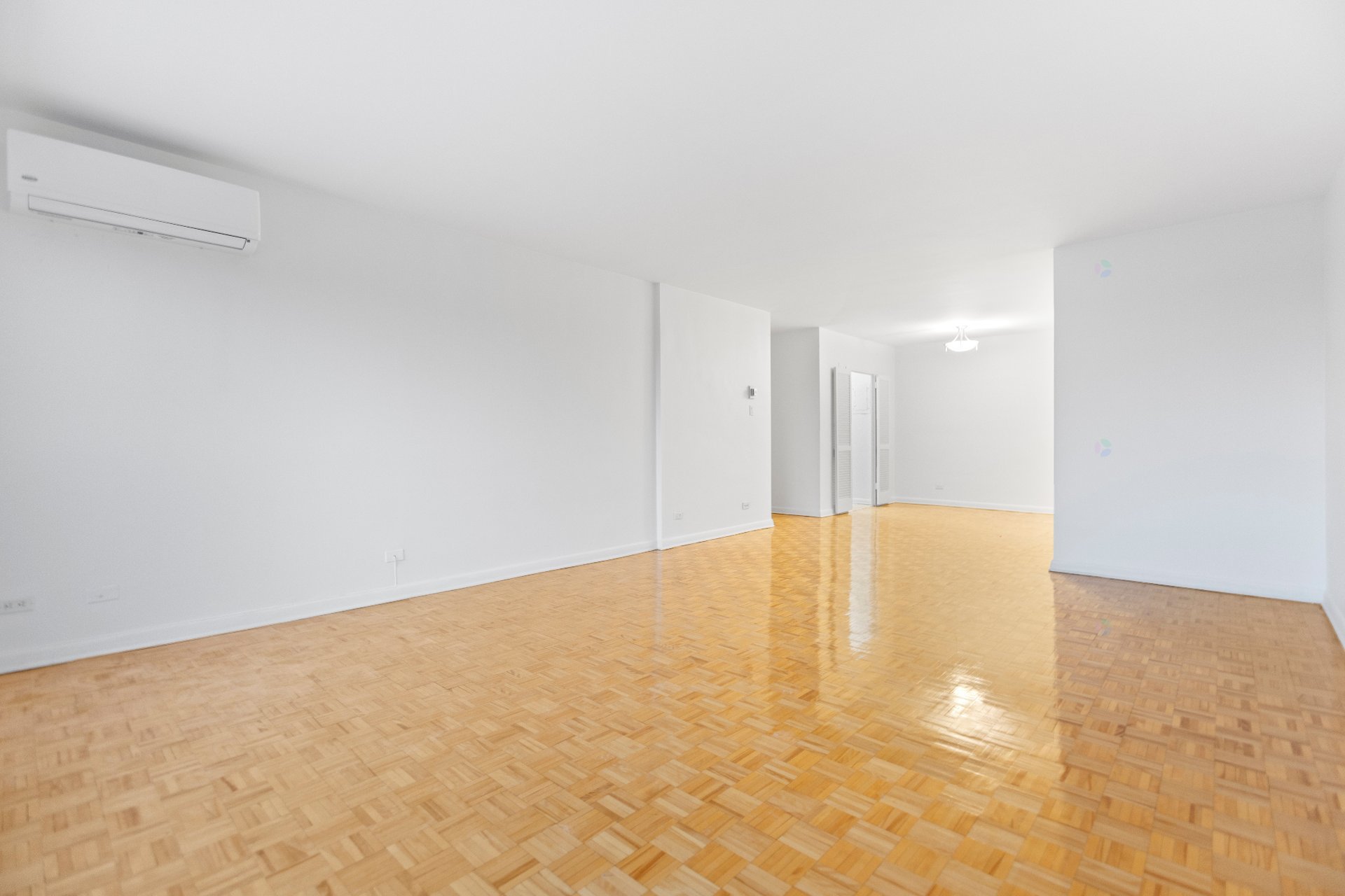 Côte-Saint-Luc, QC H3X 2W2, Canada, 2 Bedrooms Bedrooms, ,2 BathroomsBathrooms,Residential,Active,209744