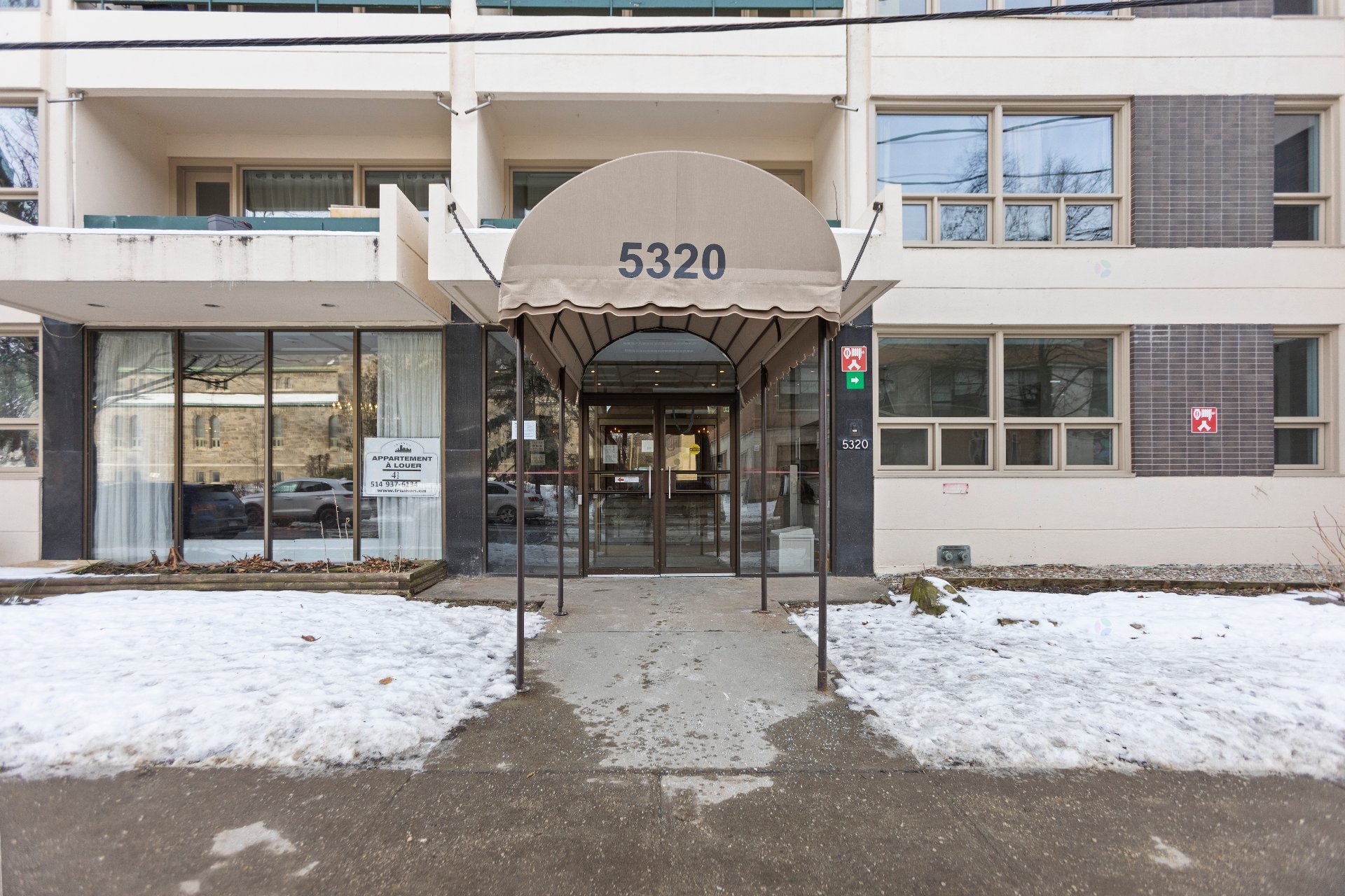 Côte-Saint-Luc, QC H3X 2W2, Canada, 2 Bedrooms Bedrooms, ,2 BathroomsBathrooms,Residential,Active,209744