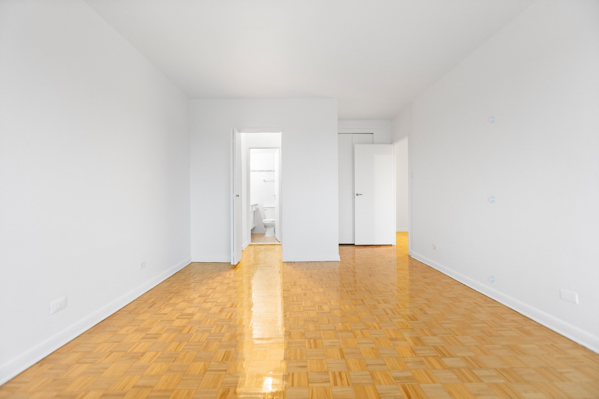 Côte-Saint-Luc, QC H3X 2W2, Canada, 2 Bedrooms Bedrooms, ,2 BathroomsBathrooms,Residential,Active,209744