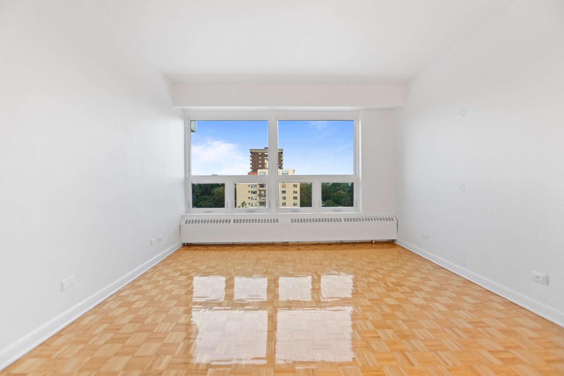 Côte-Saint-Luc, QC H3X 2W2, Canada, 2 Bedrooms Bedrooms, ,2 BathroomsBathrooms,Residential,Active,209744