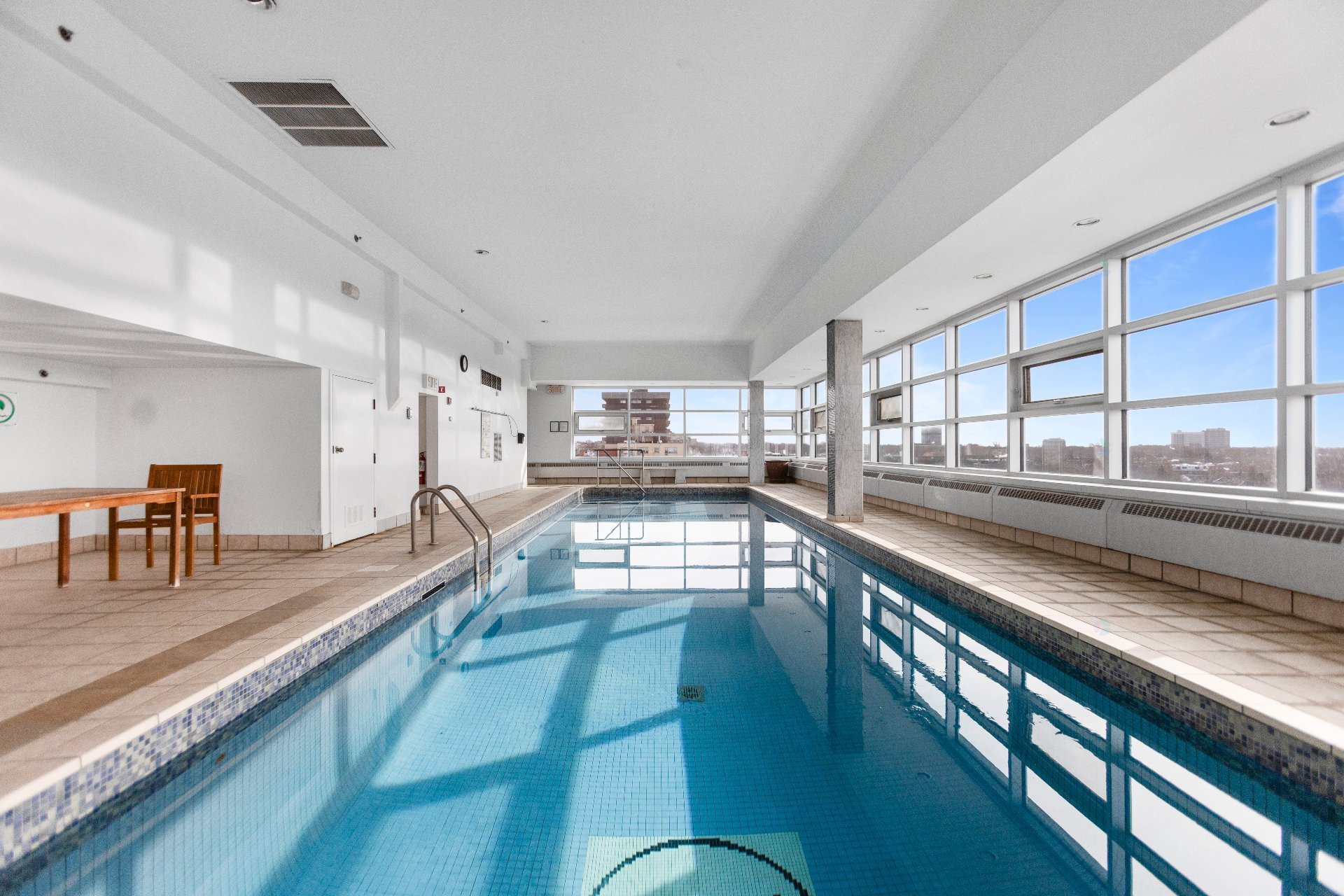 Côte-Saint-Luc, QC H3X 2W2, Canada, 2 Bedrooms Bedrooms, ,2 BathroomsBathrooms,Residential,Active,209744