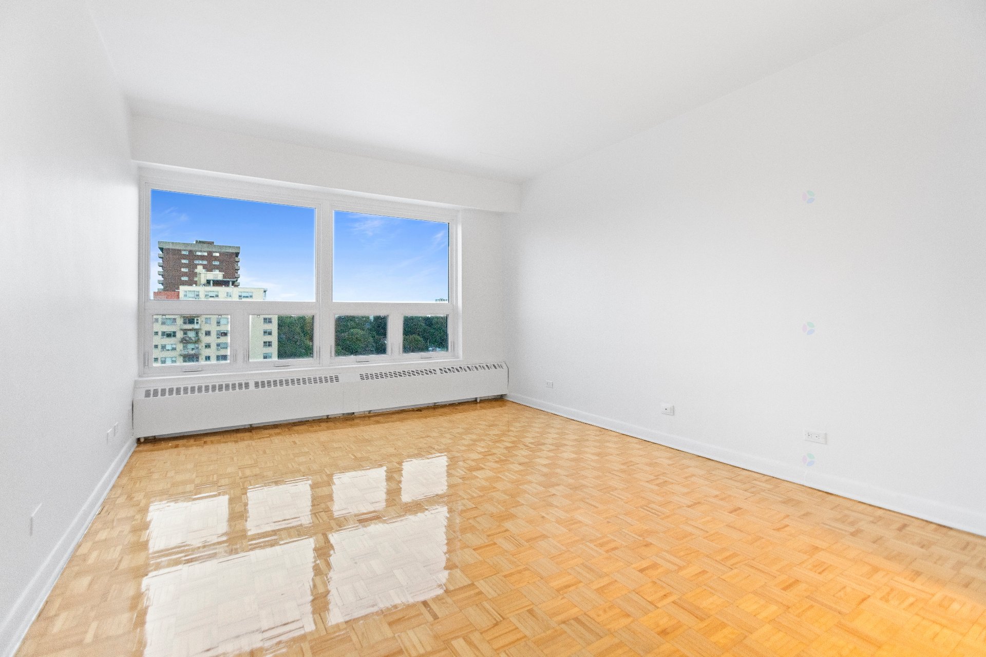 Côte-Saint-Luc, QC H3X 2W2, Canada, 2 Bedrooms Bedrooms, ,2 BathroomsBathrooms,Residential,Active,209744