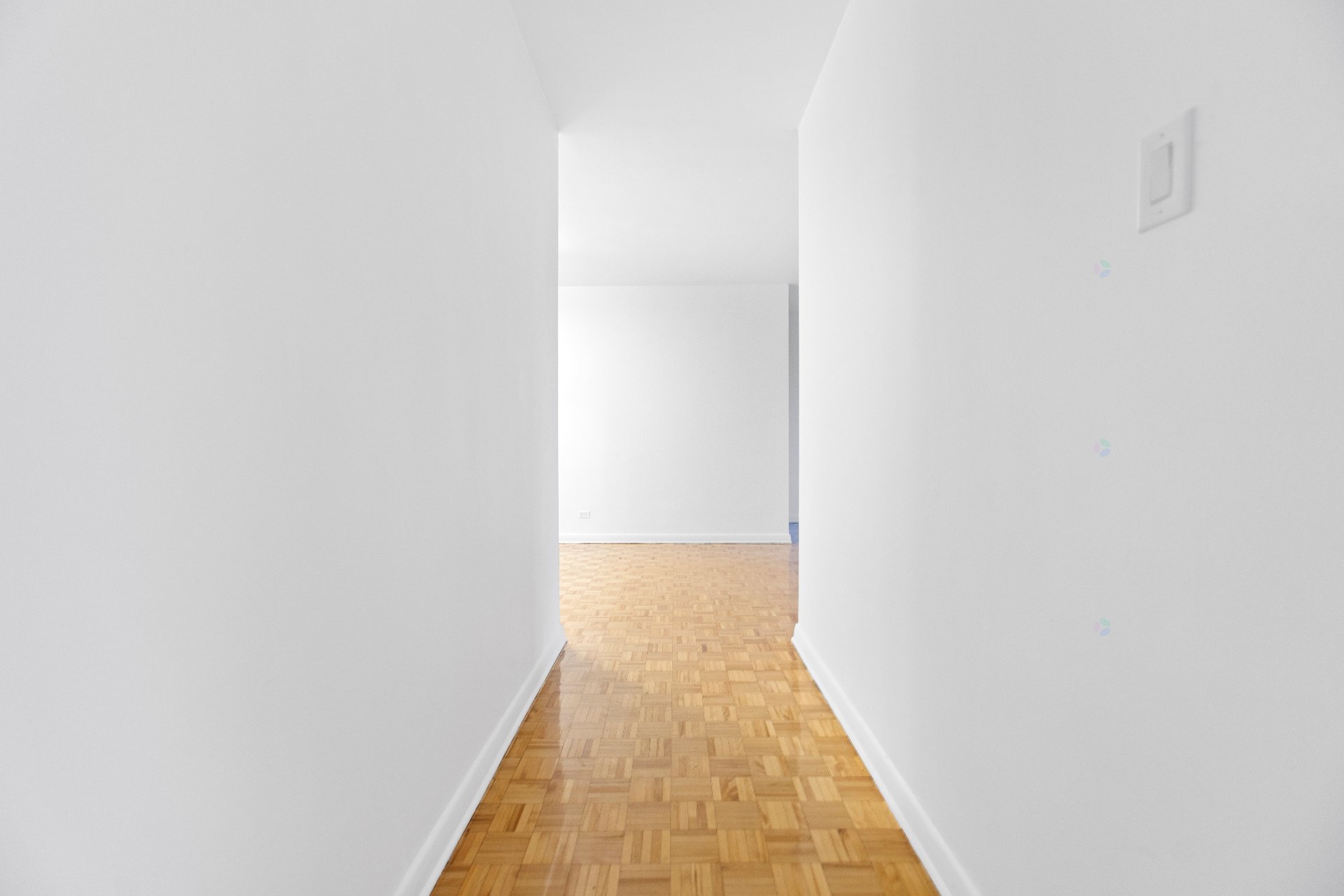 Côte-Saint-Luc, QC H3X 2W2, Canada, 2 Bedrooms Bedrooms, ,2 BathroomsBathrooms,Residential,Active,209744