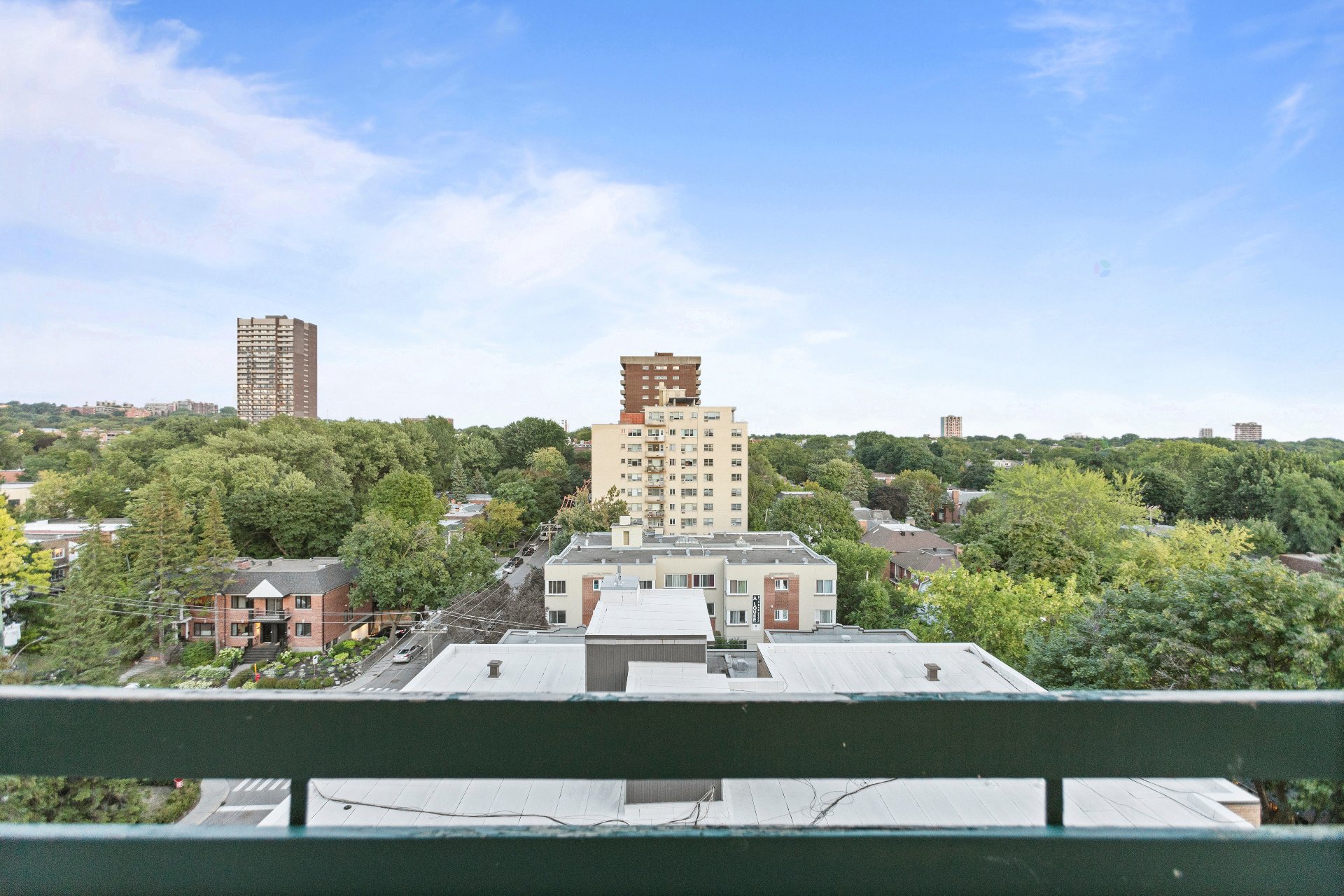 Côte-Saint-Luc, QC H3X 2W2, Canada, 2 Bedrooms Bedrooms, ,2 BathroomsBathrooms,Residential,Active,209744