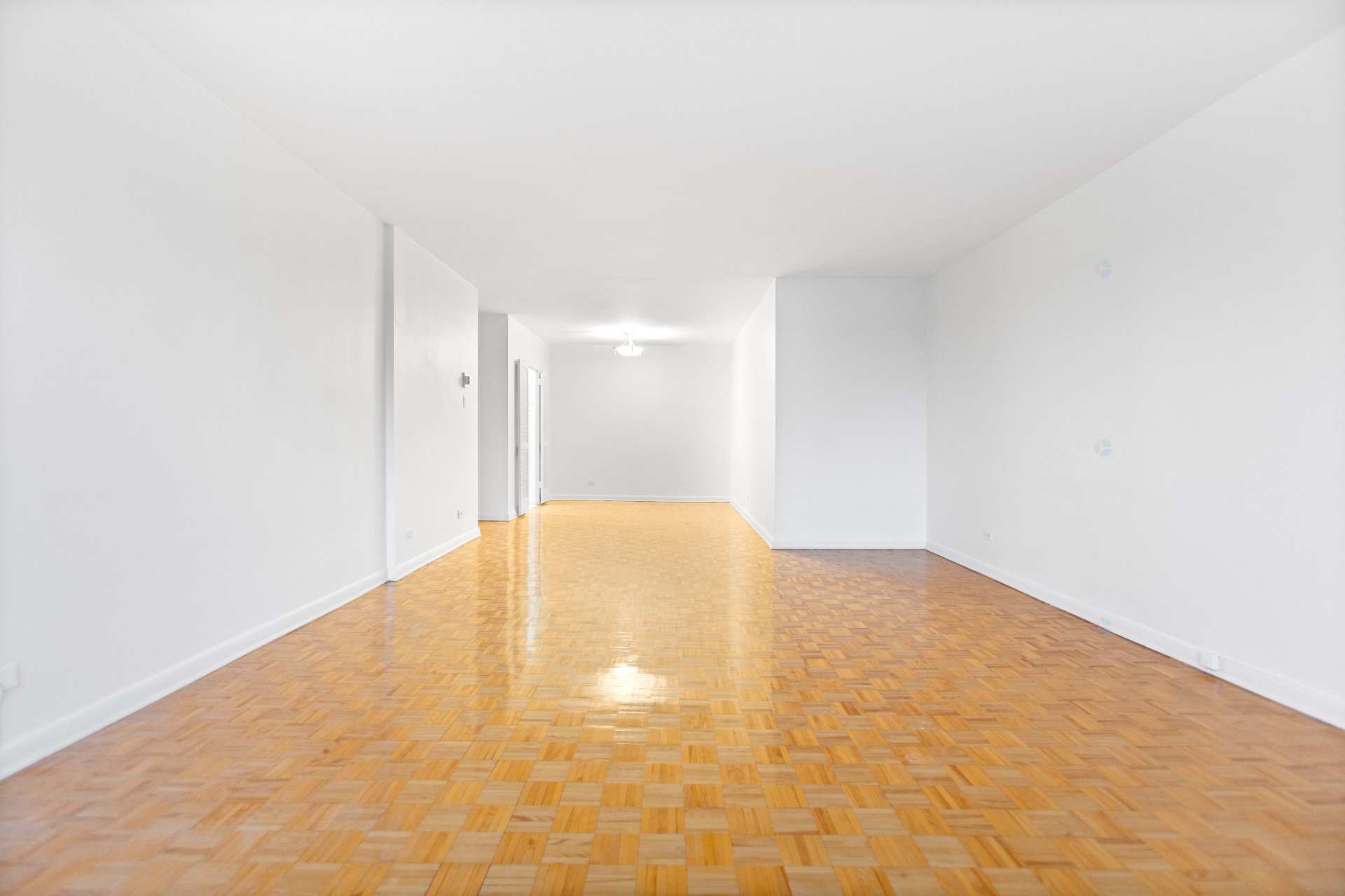 Côte-Saint-Luc, QC H3X 2W2, Canada, 2 Bedrooms Bedrooms, ,2 BathroomsBathrooms,Residential,Active,209744