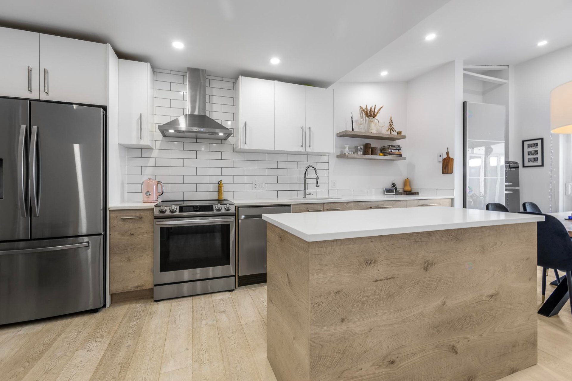 Montréal (Lachine), QC H8S 3C1, Canada, 4 Bedrooms Bedrooms, ,2 BathroomsBathrooms,Residential,Active,242257