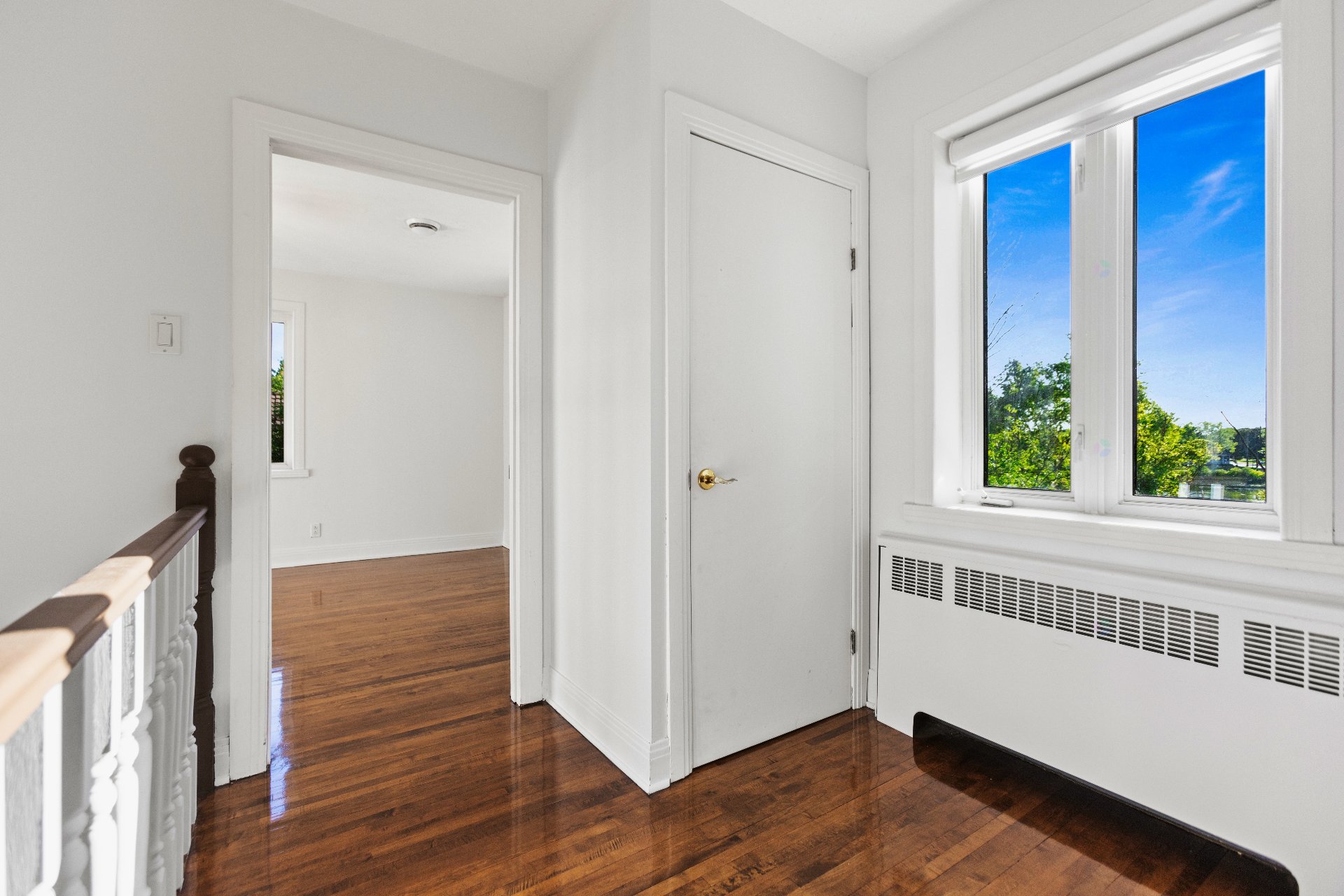 Châteauguay, QC J6J 4J8, Canada, 3 Bedrooms Bedrooms, ,4 BathroomsBathrooms,Residential,Active,201440