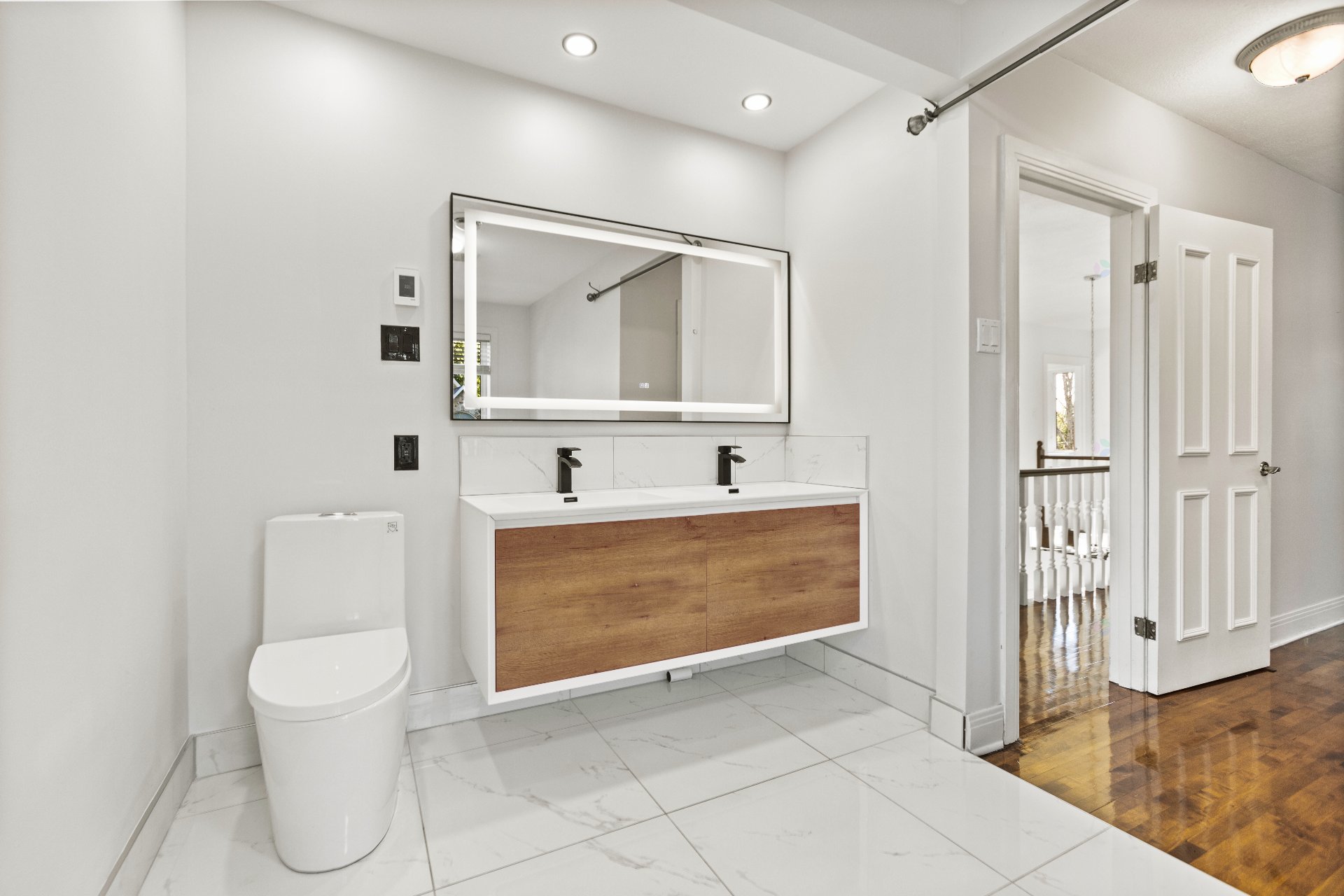 Châteauguay, QC J6J 4J8, Canada, 3 Bedrooms Bedrooms, ,4 BathroomsBathrooms,Residential,Active,201440