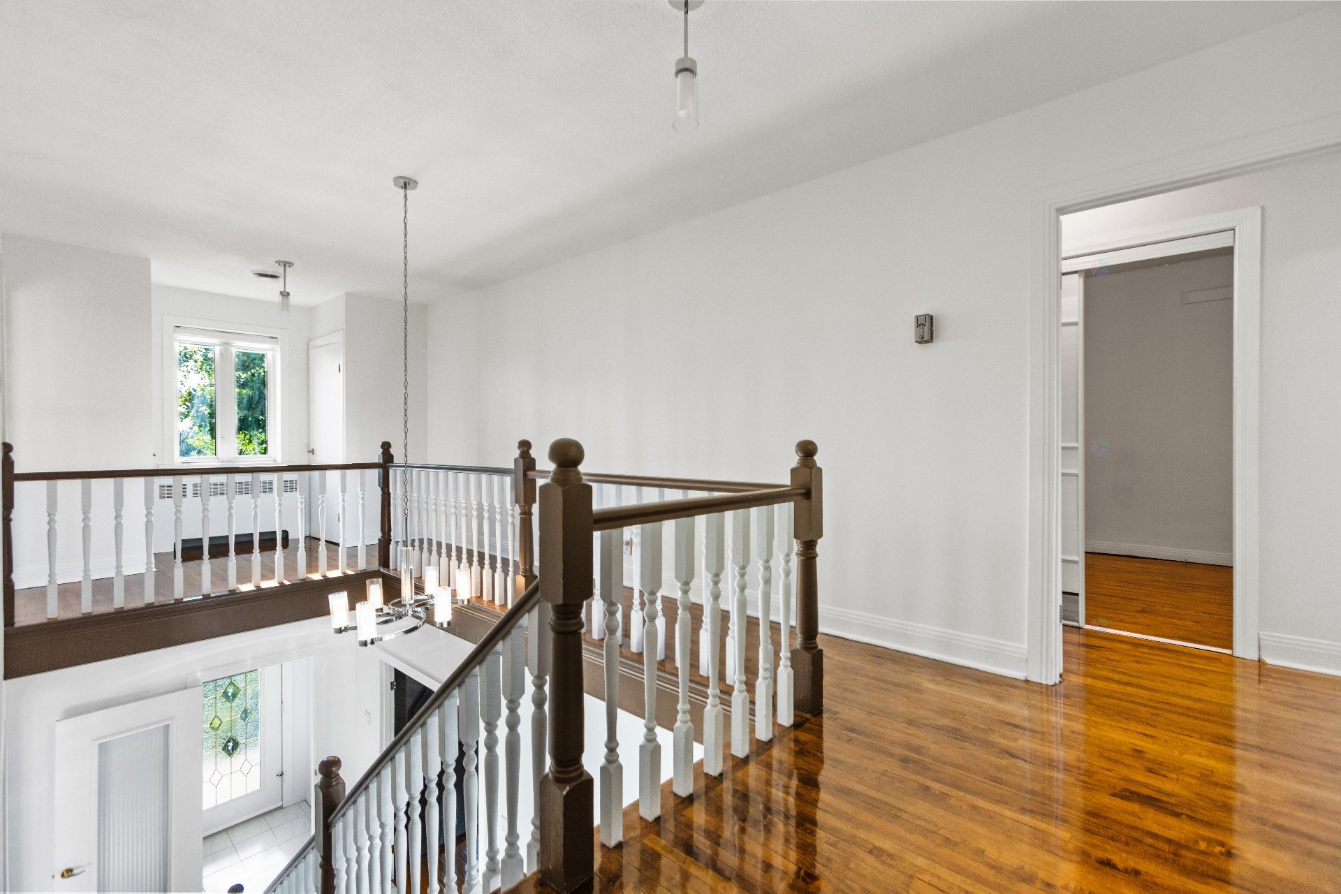 Châteauguay, QC J6J 4J8, Canada, 3 Bedrooms Bedrooms, ,4 BathroomsBathrooms,Residential,Active,201440