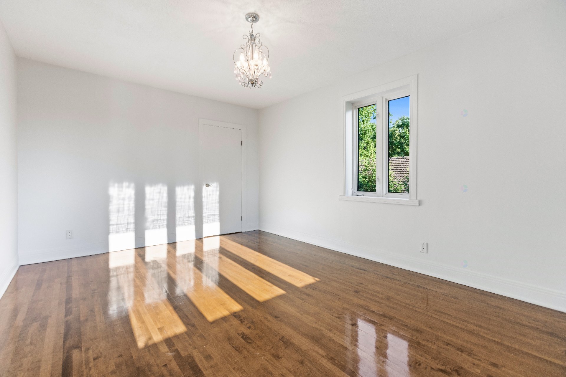 Châteauguay, QC J6J 4J8, Canada, 3 Bedrooms Bedrooms, ,4 BathroomsBathrooms,Residential,Active,201440