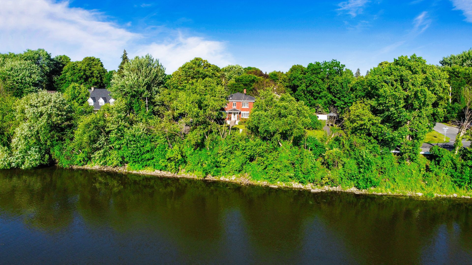 Châteauguay, QC J6J 4J8, Canada, 3 Bedrooms Bedrooms, ,4 BathroomsBathrooms,Residential,Active,201440