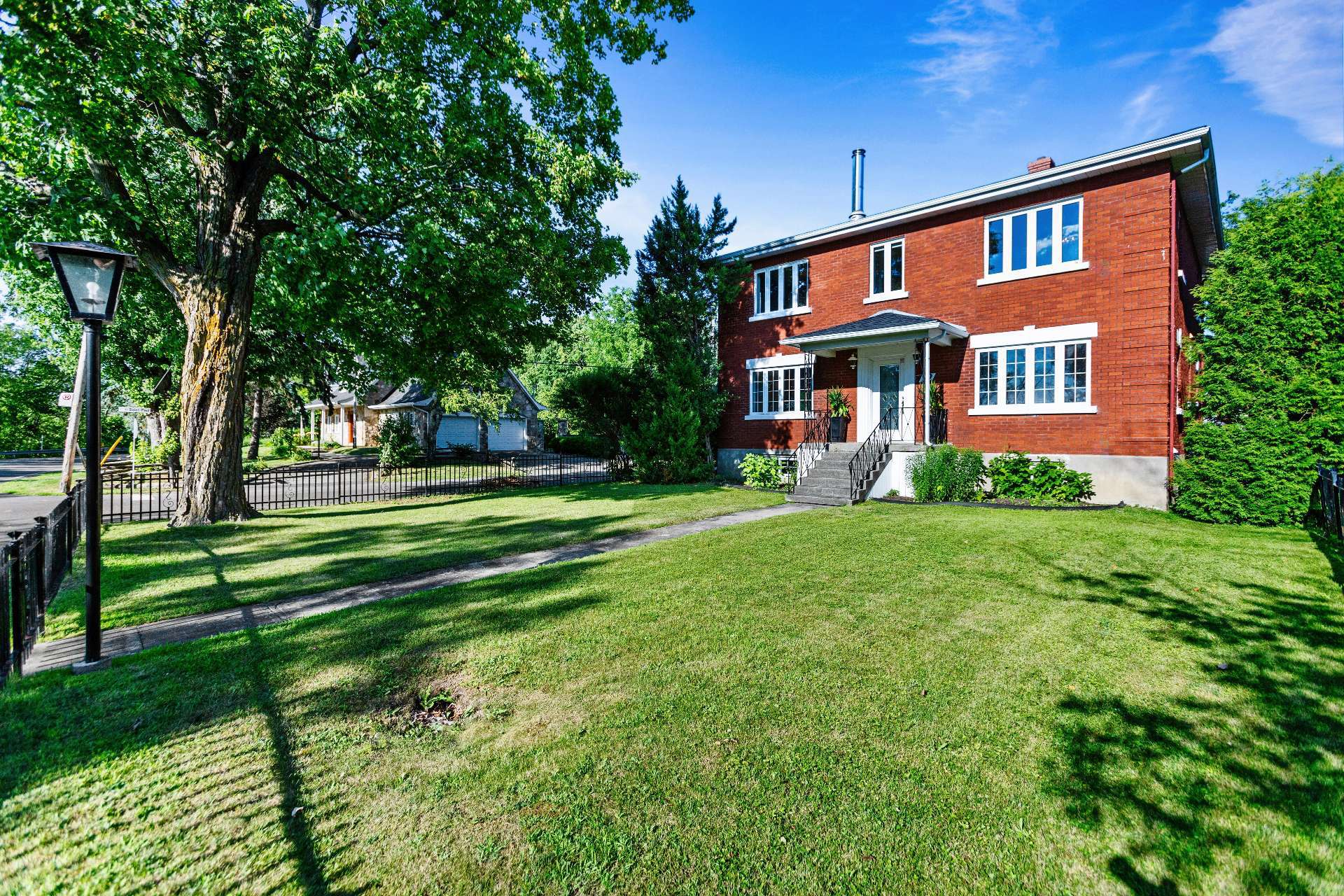 Châteauguay, QC J6J 4J8, Canada, 3 Bedrooms Bedrooms, ,4 BathroomsBathrooms,Residential,Active,201440