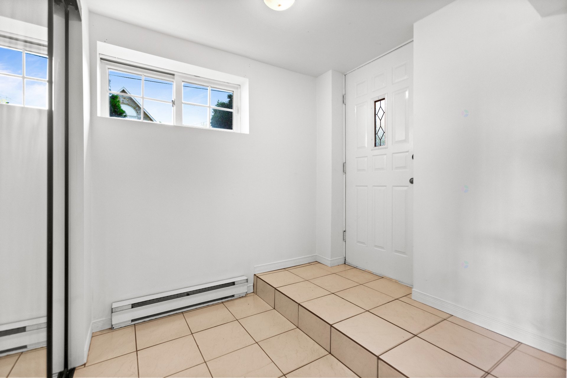 Châteauguay, QC J6J 4J8, Canada, 3 Bedrooms Bedrooms, ,4 BathroomsBathrooms,Residential,Active,201440