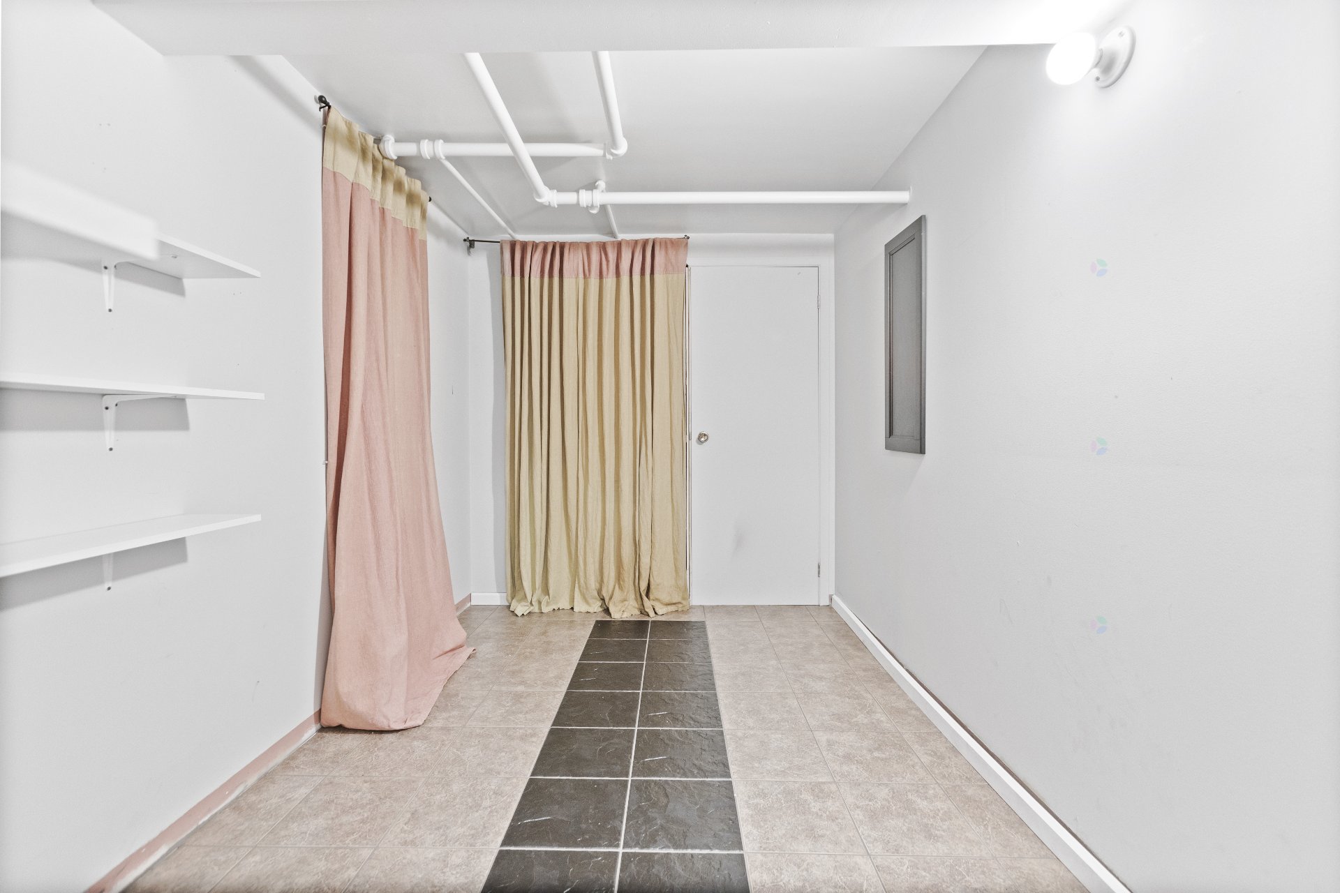 Châteauguay, QC J6J 4J8, Canada, 3 Bedrooms Bedrooms, ,4 BathroomsBathrooms,Residential,Active,201440