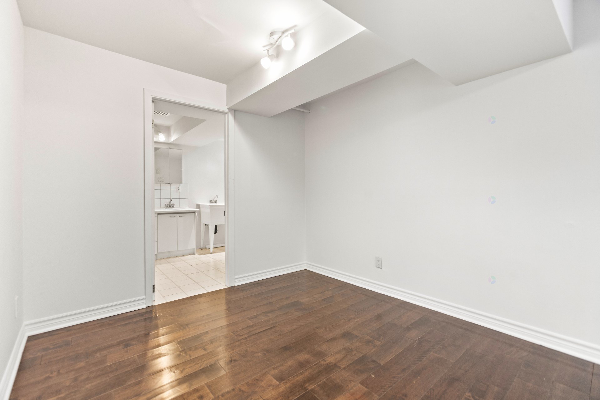 Châteauguay, QC J6J 4J8, Canada, 3 Bedrooms Bedrooms, ,4 BathroomsBathrooms,Residential,Active,201440