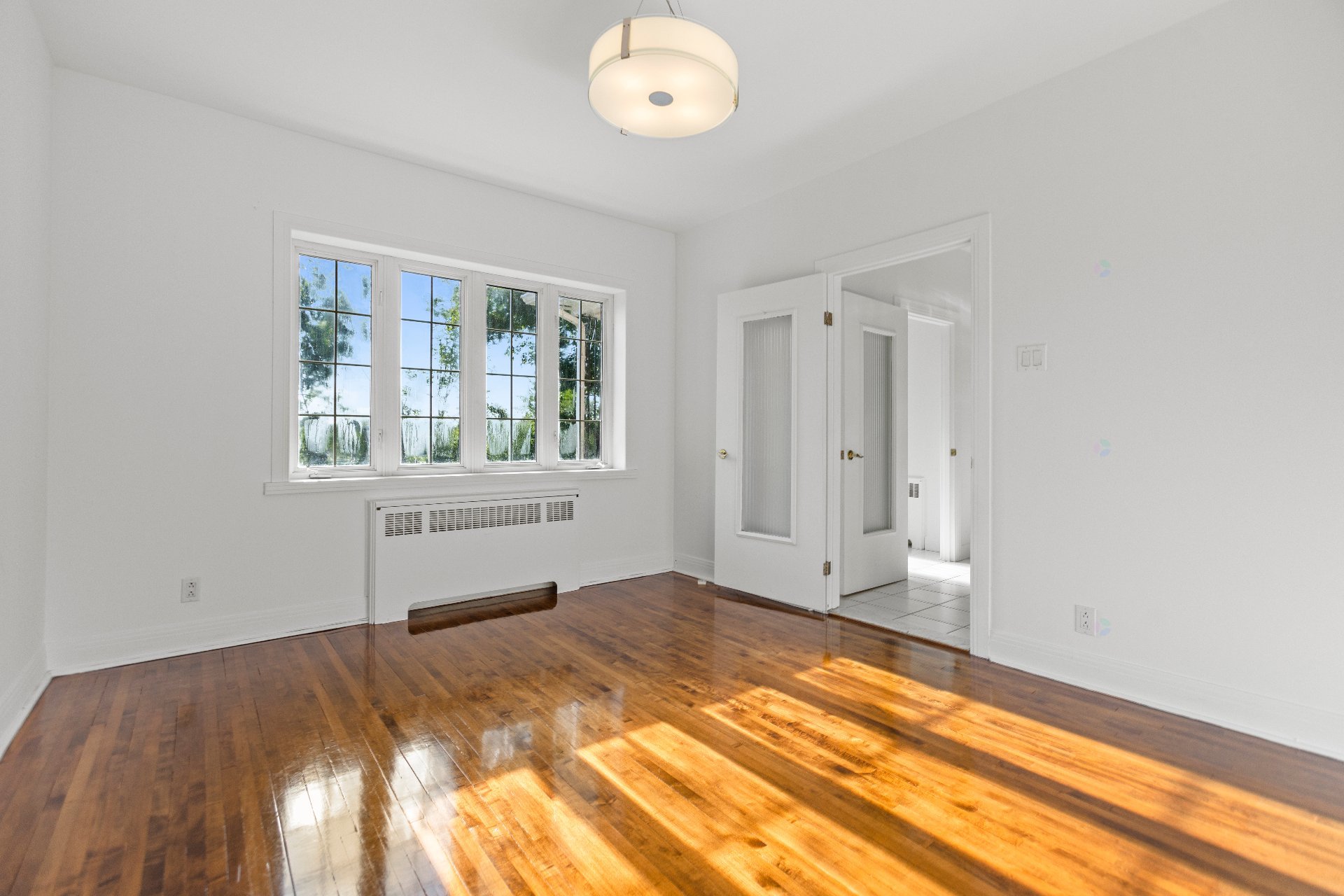 Châteauguay, QC J6J 4J8, Canada, 3 Bedrooms Bedrooms, ,4 BathroomsBathrooms,Residential,Active,201440