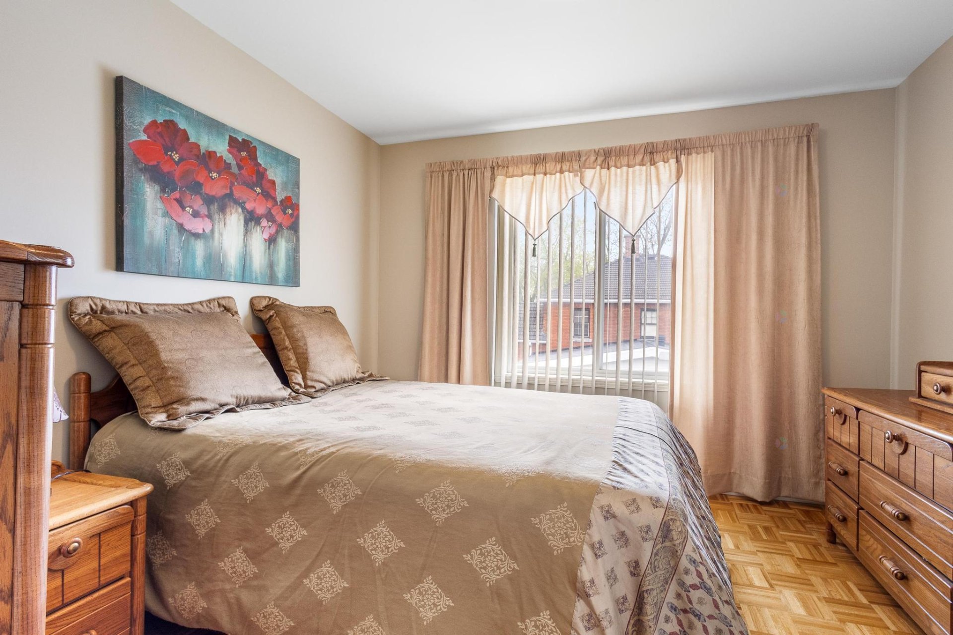 Montréal (Pierrefonds-Roxboro), QC H8Z 2T8, Canada, 4 Bedrooms Bedrooms, ,3 BathroomsBathrooms,Residential,Active,230370