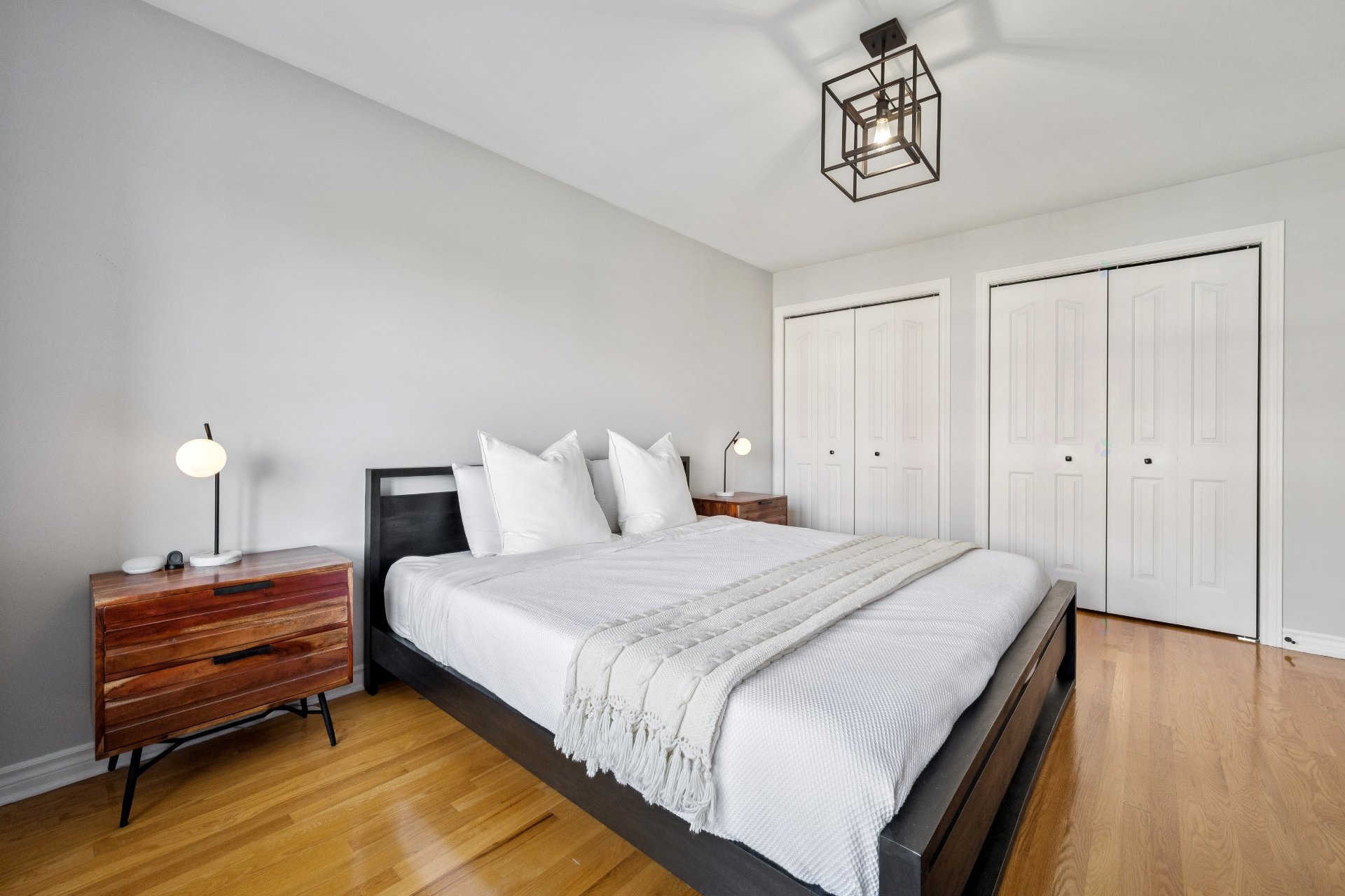 Montréal (Saint-Laurent), QC H4R 3N3, Canada, 3 Bedrooms Bedrooms, ,3 BathroomsBathrooms,Residential,Active,205357