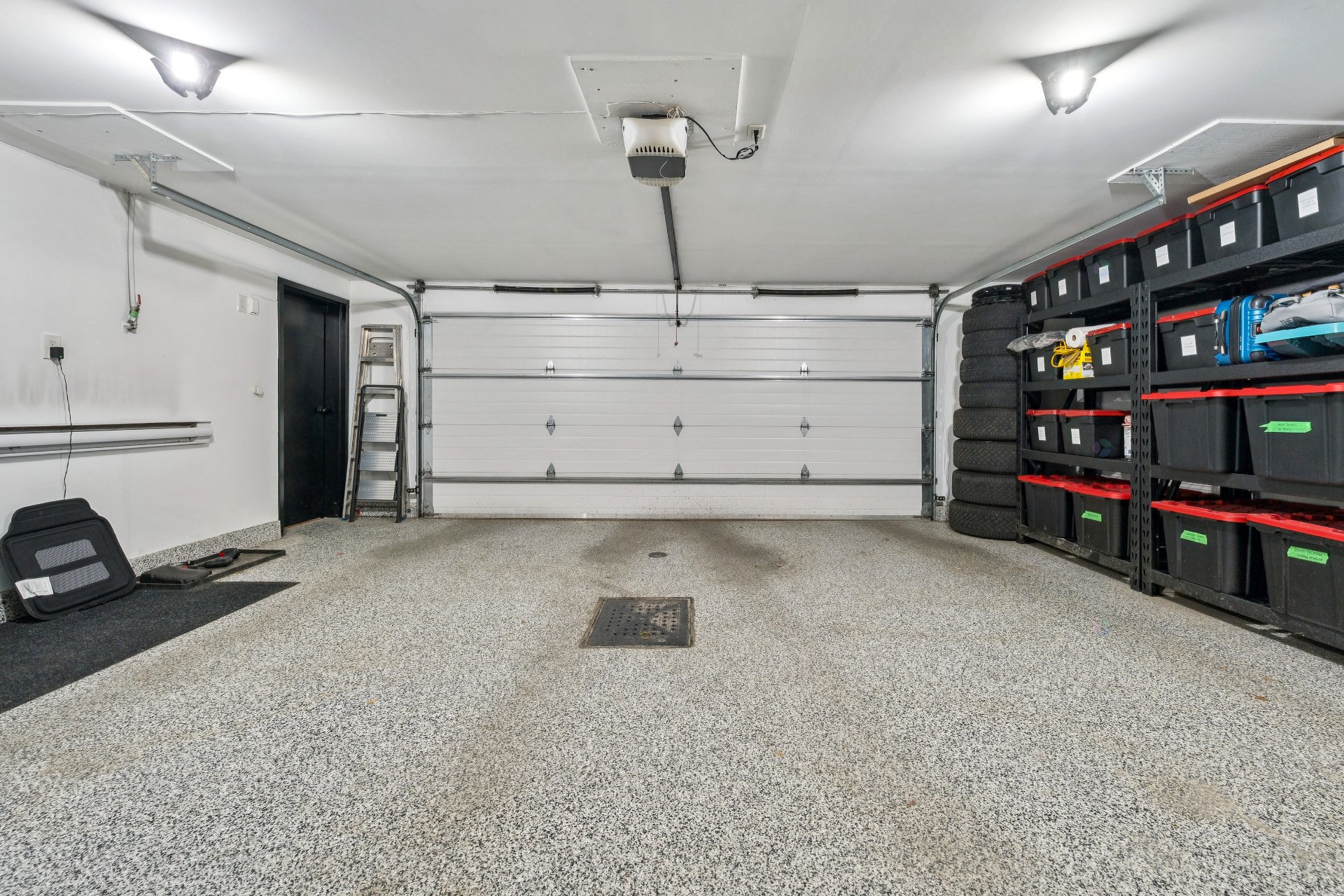 Montréal (Saint-Laurent), QC H4R 3N3, Canada, 3 Bedrooms Bedrooms, ,3 BathroomsBathrooms,Residential,Active,205357