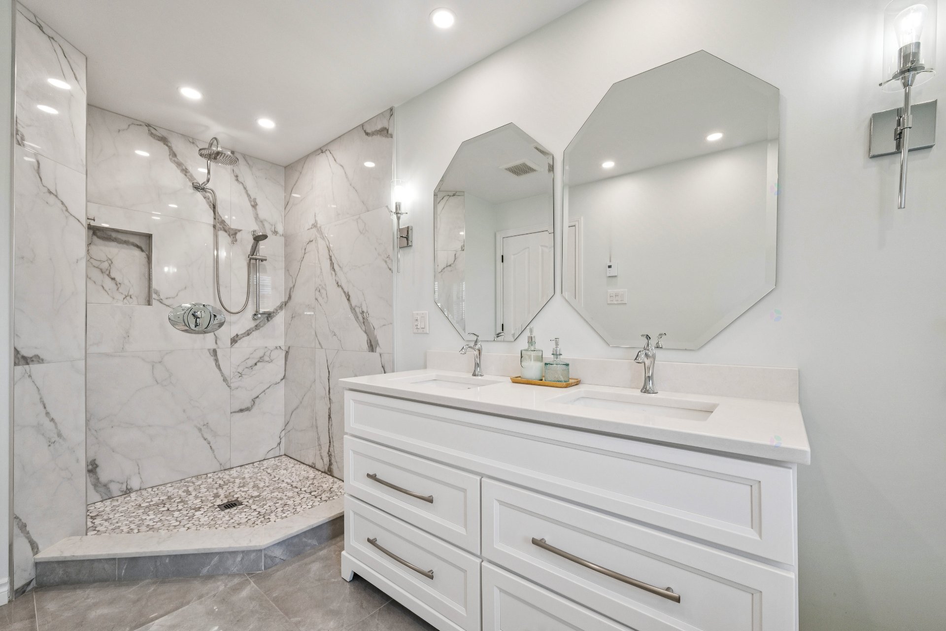 Montréal (Saint-Laurent), QC H4R 3N3, Canada, 3 Bedrooms Bedrooms, ,3 BathroomsBathrooms,Residential,Active,205357