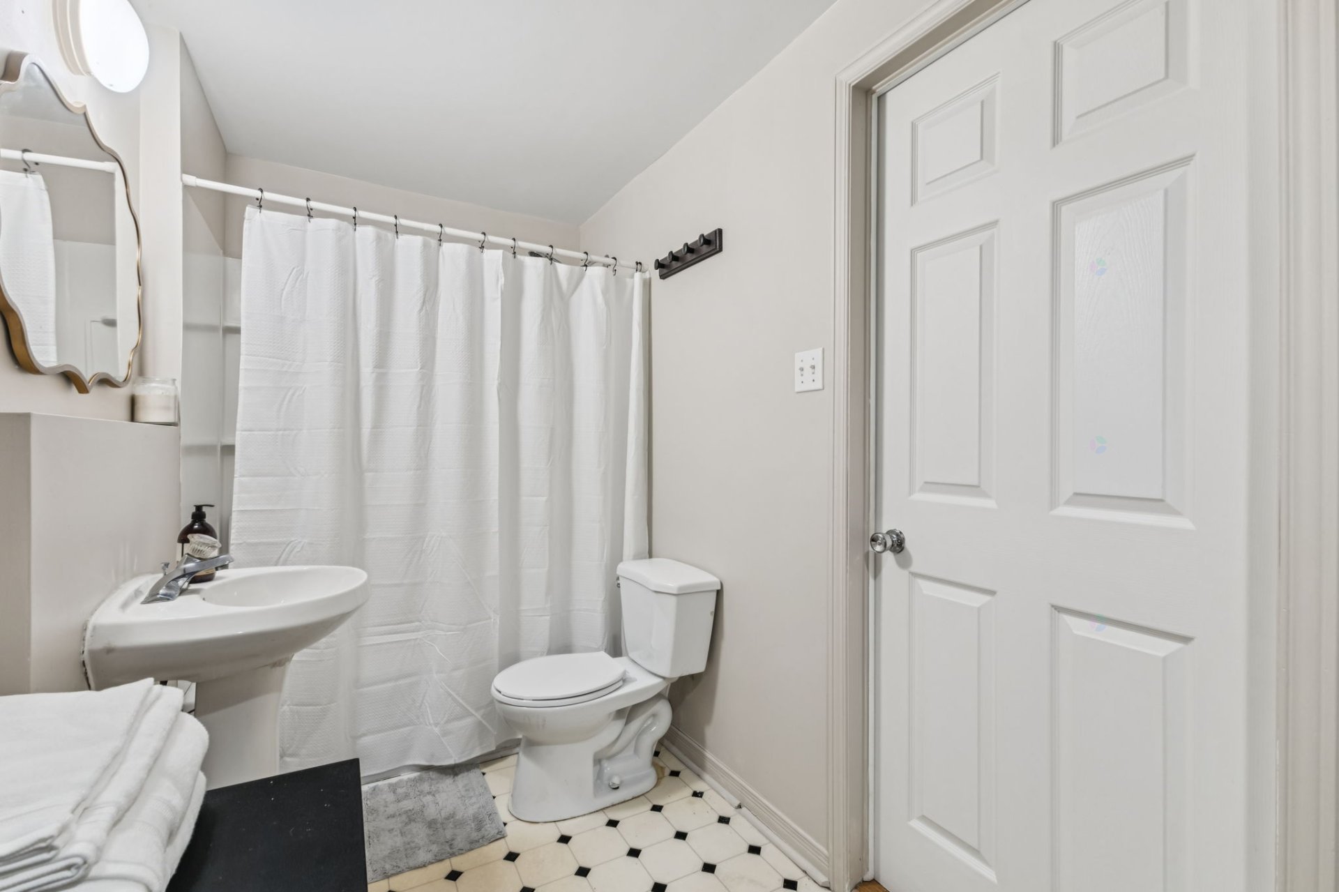 Chelsea, QC J9B 2H5, Canada, 5 Bedrooms Bedrooms, ,4 BathroomsBathrooms,Residential,Active,156632