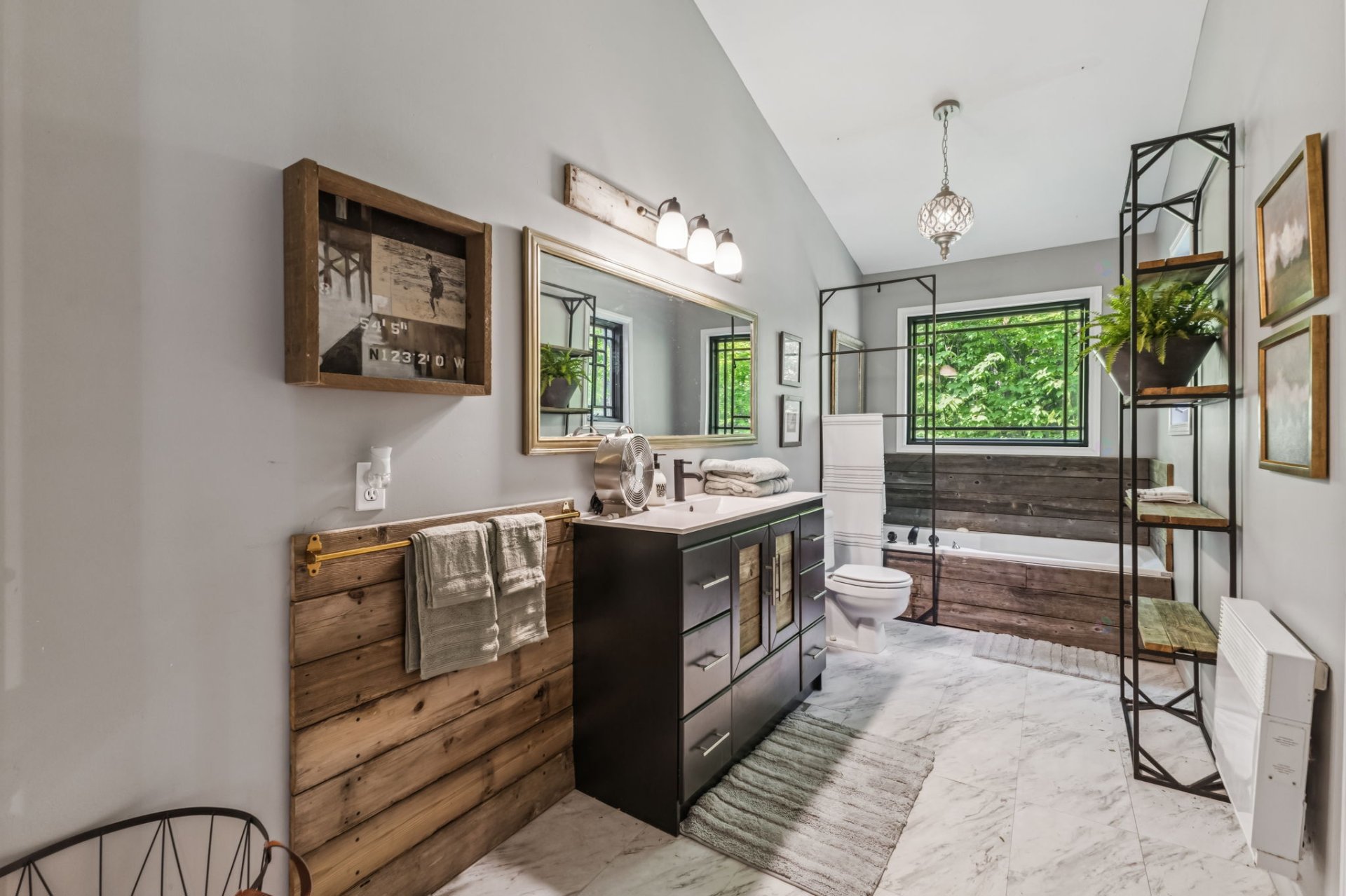 Chelsea, QC J9B 2H5, Canada, 5 Bedrooms Bedrooms, ,4 BathroomsBathrooms,Residential,Active,156632