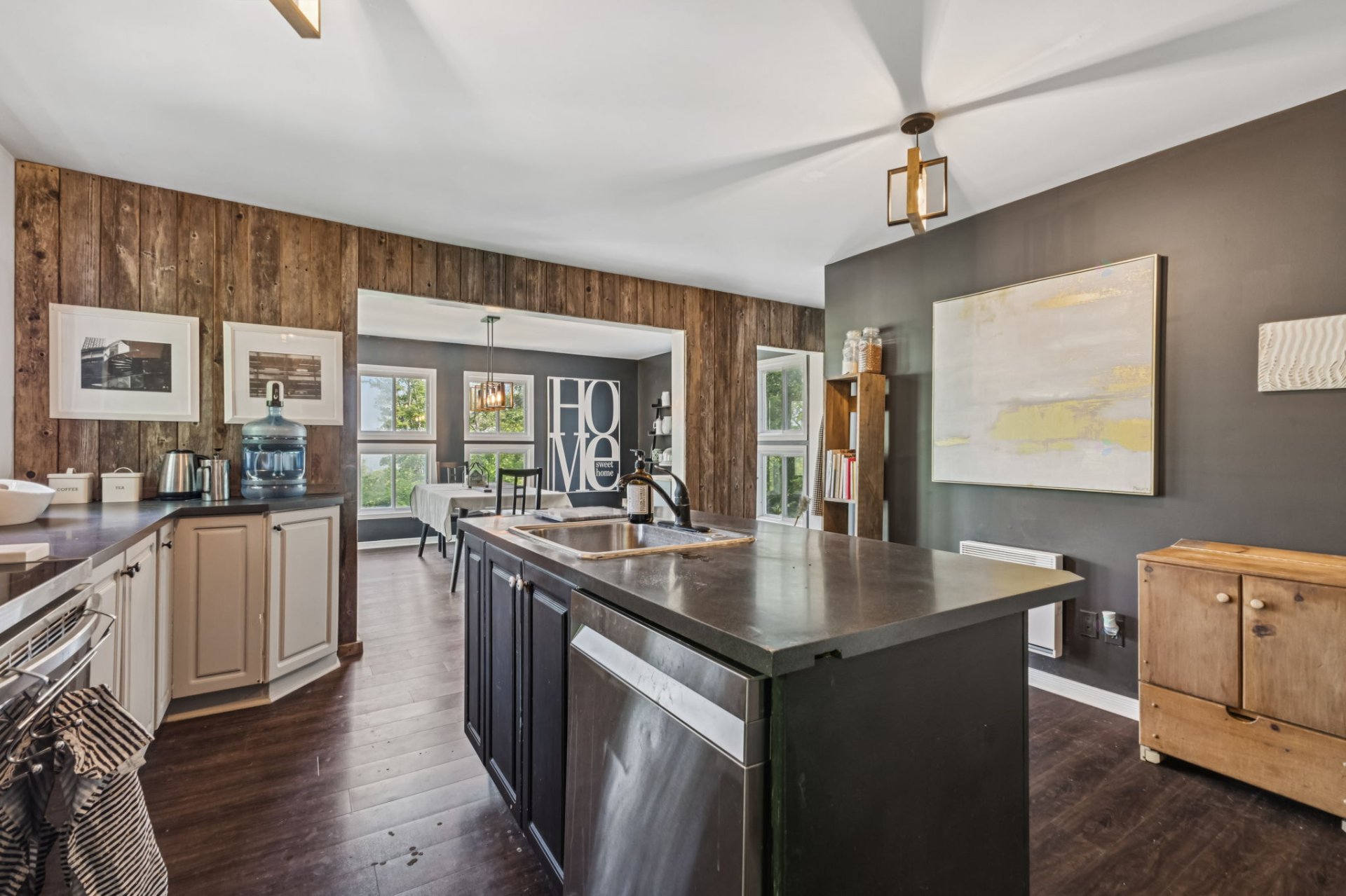 Chelsea, QC J9B 2H5, Canada, 5 Bedrooms Bedrooms, ,4 BathroomsBathrooms,Residential,Active,156632