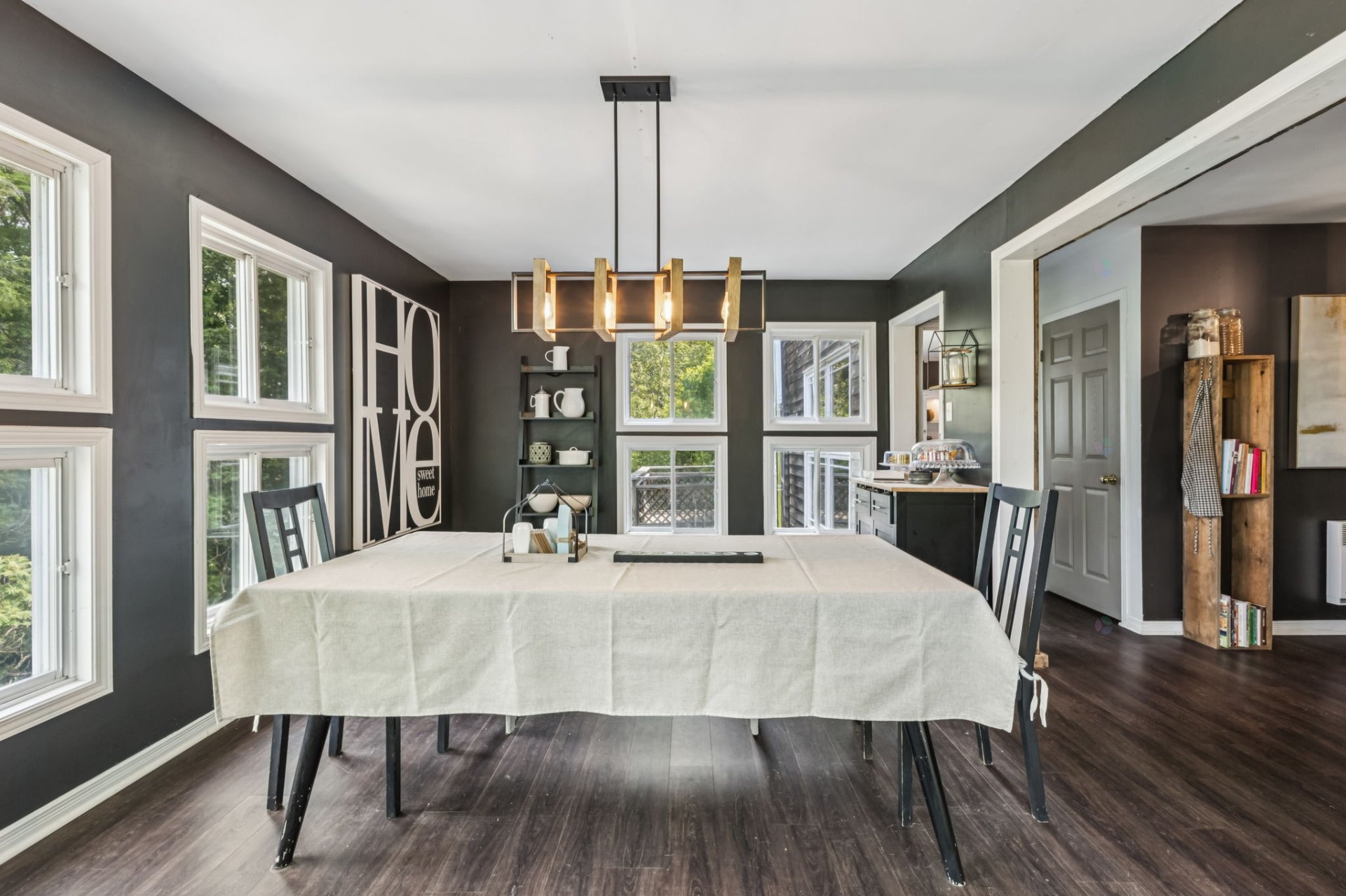 Chelsea, QC J9B 2H5, Canada, 5 Bedrooms Bedrooms, ,4 BathroomsBathrooms,Residential,Active,156632