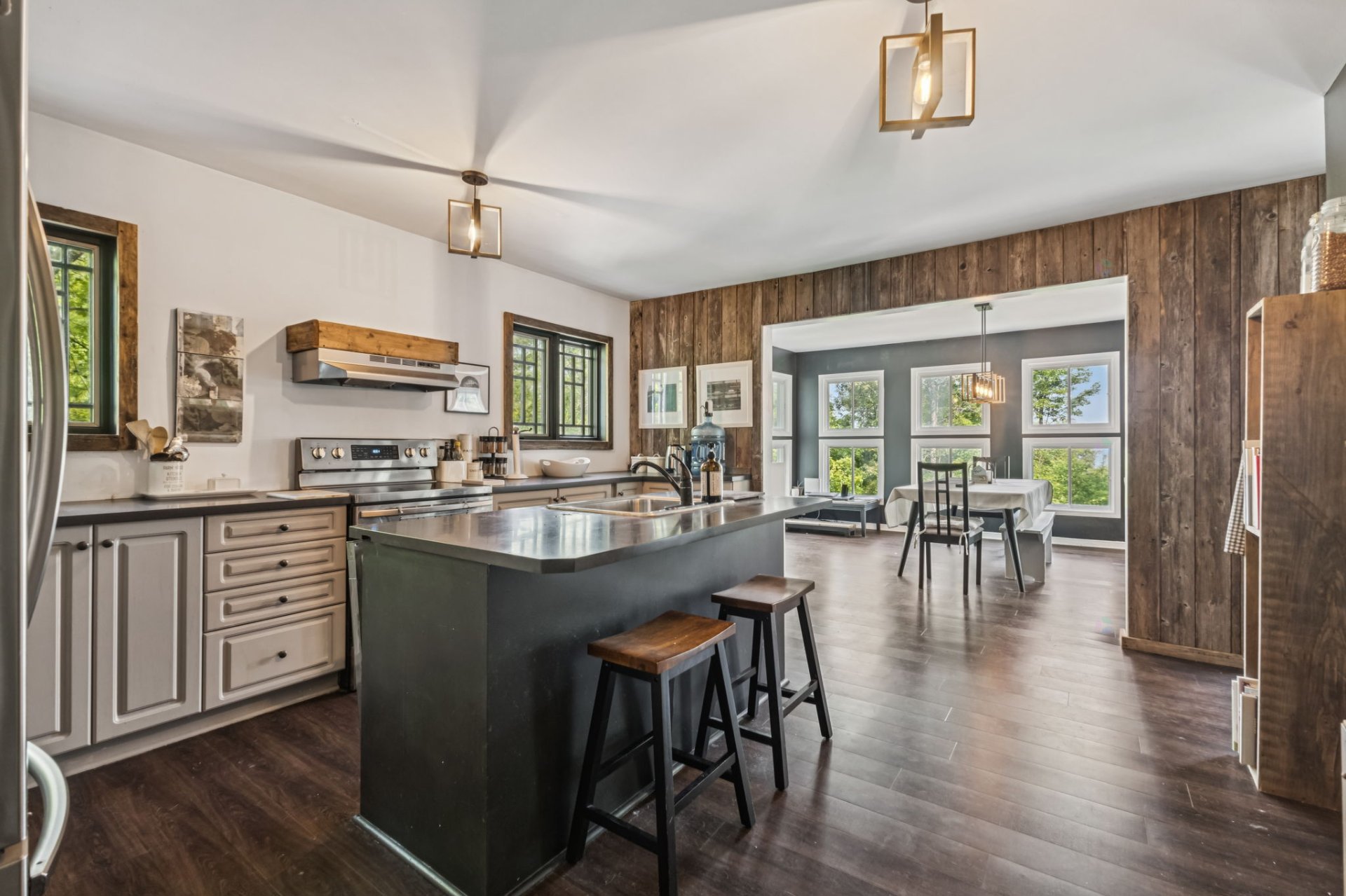 Chelsea, QC J9B 2H5, Canada, 5 Bedrooms Bedrooms, ,4 BathroomsBathrooms,Residential,Active,156632