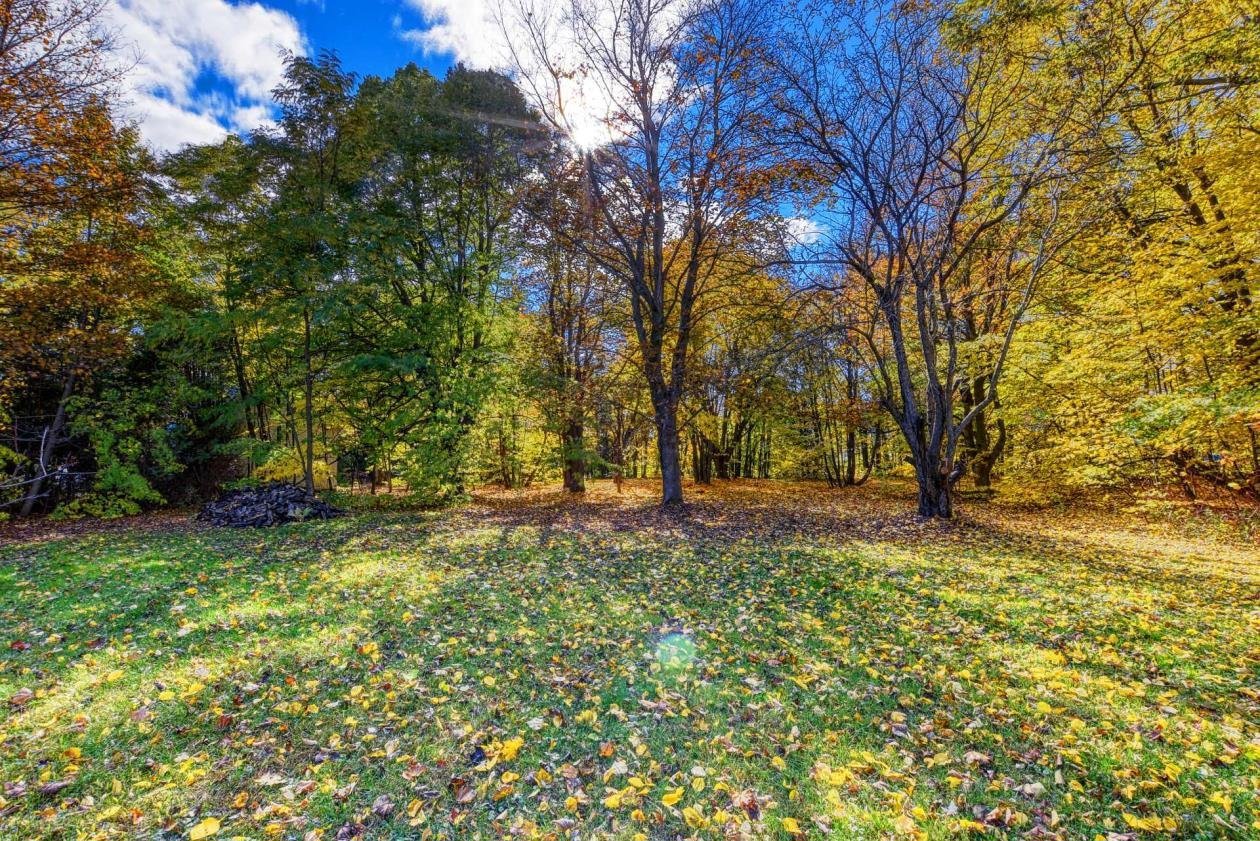 Oka, QC J0N 1E0, Canada, 3 Bedrooms Bedrooms, ,1 BathroomBathrooms,Residential,Active,75012