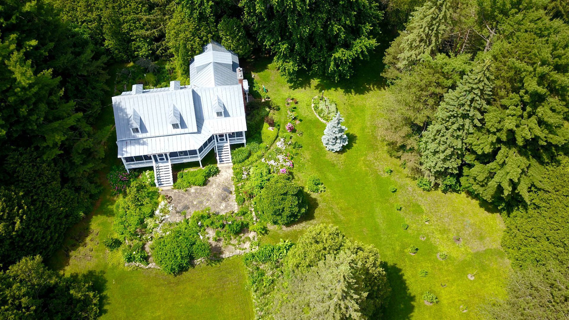 Oka, QC J0N 1E0, Canada, 3 Bedrooms Bedrooms, ,1 BathroomBathrooms,Residential,Active,75012