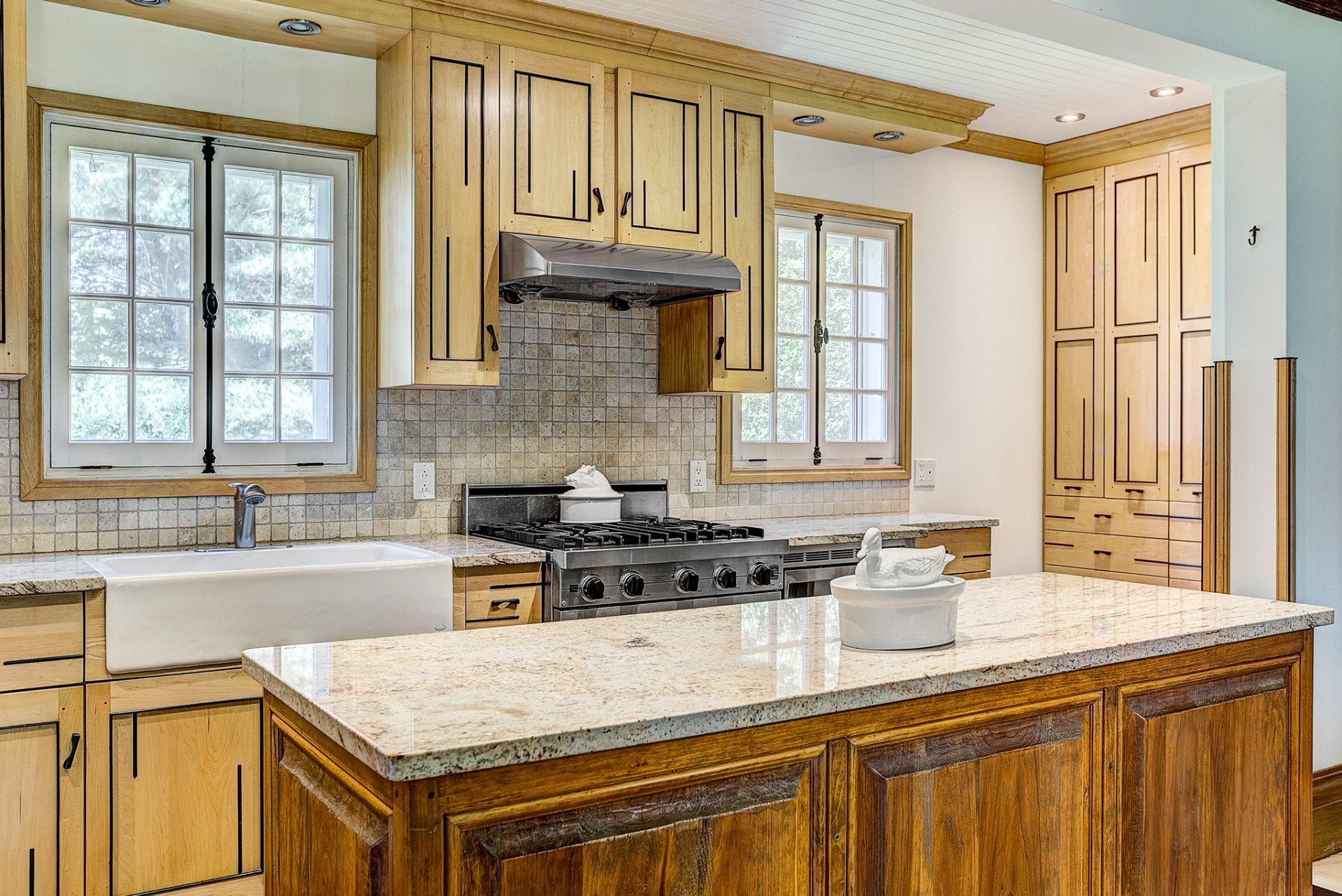 Oka, QC J0N 1E0, Canada, 3 Bedrooms Bedrooms, ,1 BathroomBathrooms,Residential,Active,75012