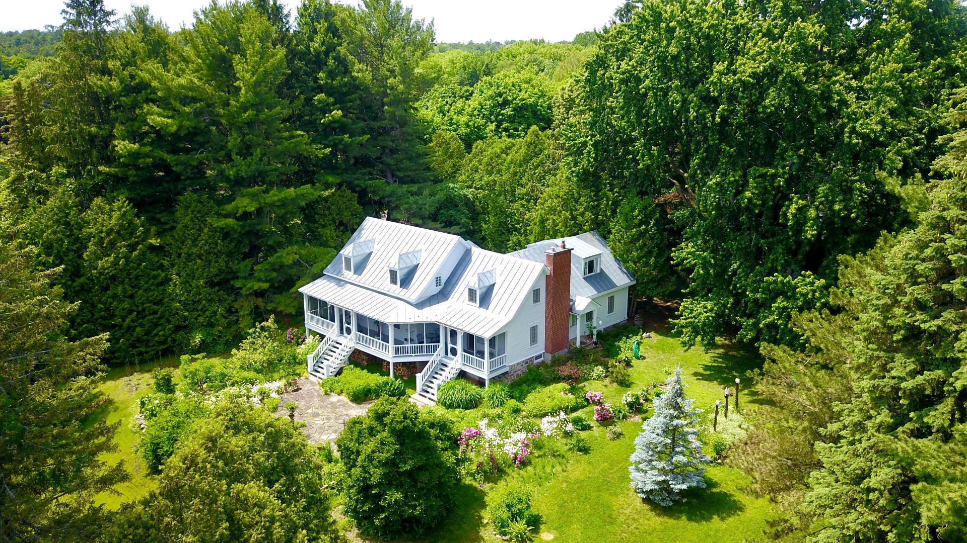 Oka, QC J0N 1E0, Canada, 3 Bedrooms Bedrooms, ,1 BathroomBathrooms,Residential,Active,75012