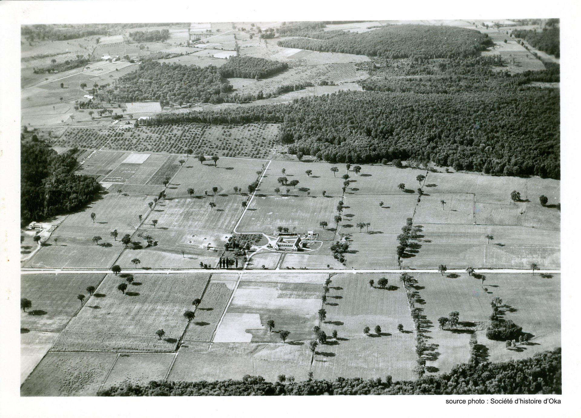 Oka, QC J0N 1E0, Canada, 3 Bedrooms Bedrooms, ,1 BathroomBathrooms,Residential,Active,75012