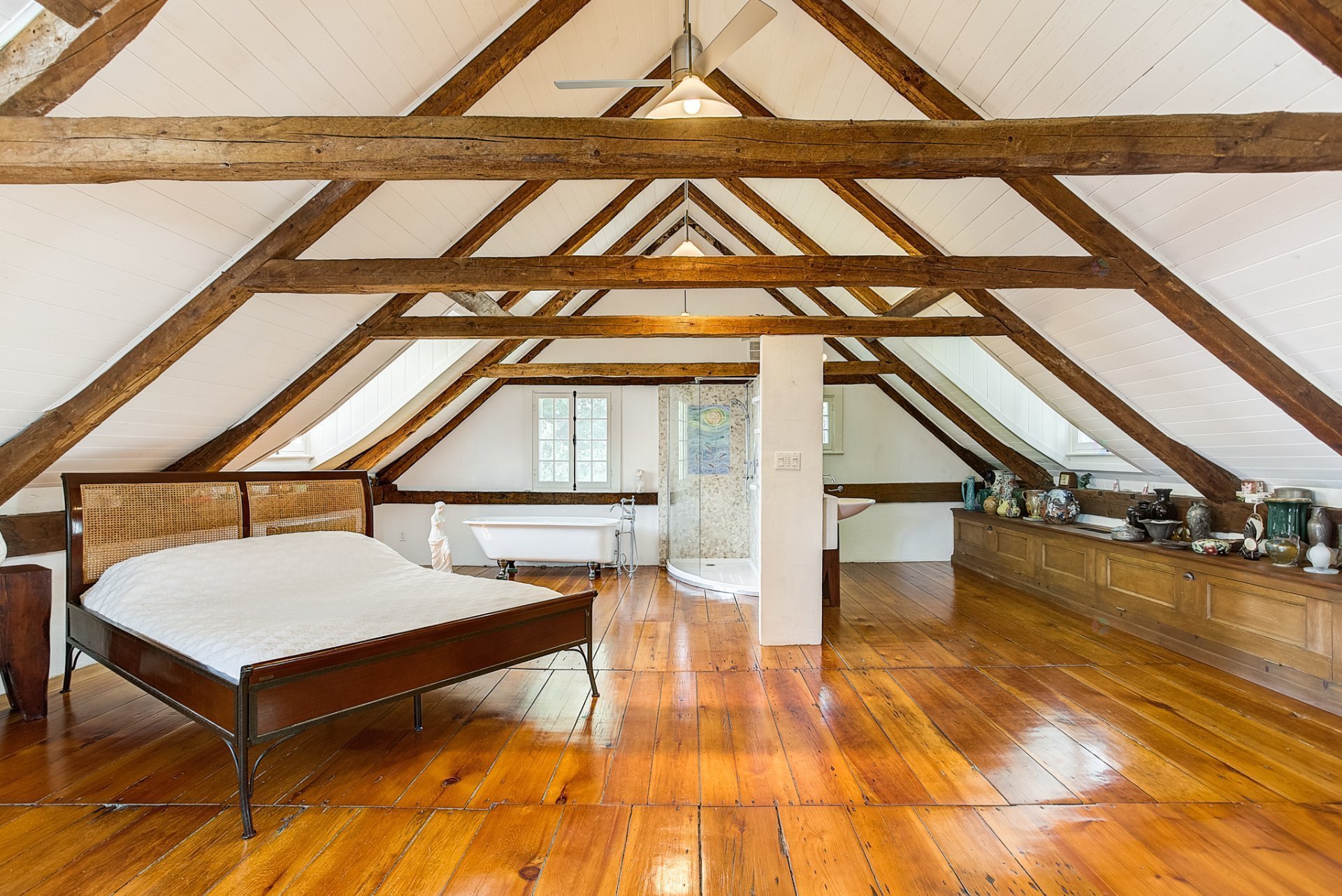 Oka, QC J0N 1E0, Canada, 3 Bedrooms Bedrooms, ,1 BathroomBathrooms,Residential,Active,75012