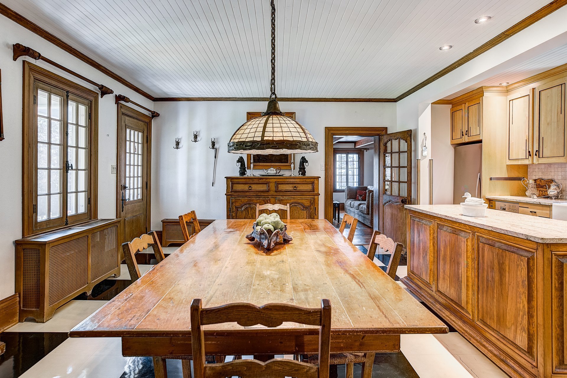 Oka, QC J0N 1E0, Canada, 3 Bedrooms Bedrooms, ,1 BathroomBathrooms,Residential,Active,75012