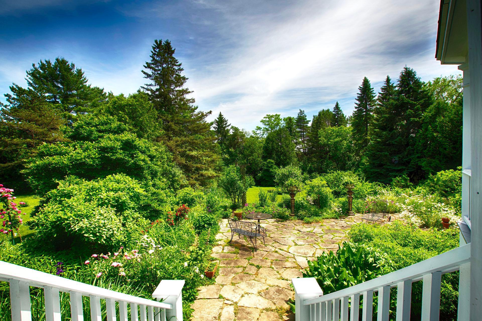 Oka, QC J0N 1E0, Canada, 3 Bedrooms Bedrooms, ,1 BathroomBathrooms,Residential,Active,75012