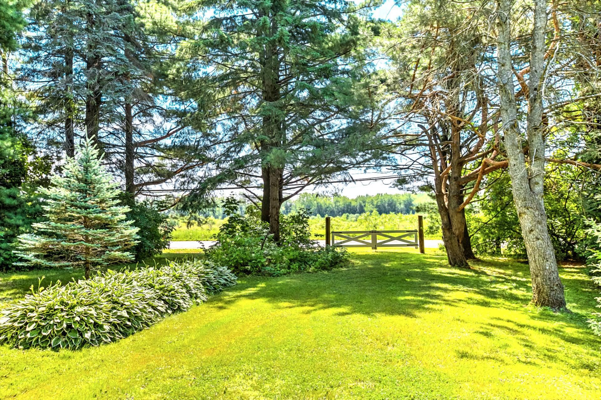 Oka, QC J0N 1E0, Canada, 3 Bedrooms Bedrooms, ,1 BathroomBathrooms,Residential,Active,75012