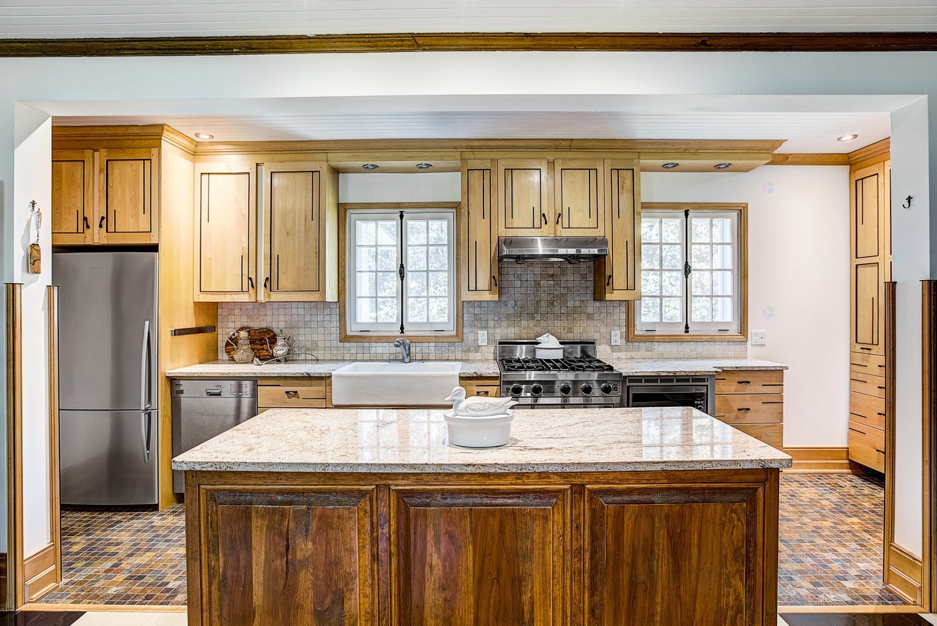 Oka, QC J0N 1E0, Canada, 3 Bedrooms Bedrooms, ,1 BathroomBathrooms,Residential,Active,75012