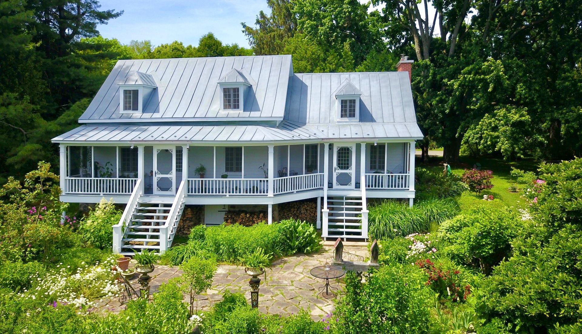 Oka, QC J0N 1E0, Canada, 3 Bedrooms Bedrooms, ,1 BathroomBathrooms,Residential,Active,75012