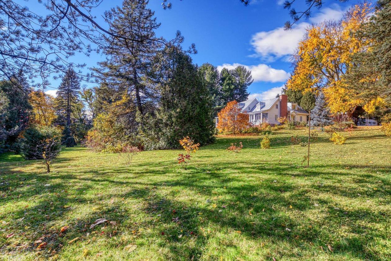 Oka, QC J0N 1E0, Canada, 3 Bedrooms Bedrooms, ,1 BathroomBathrooms,Residential,Active,75012