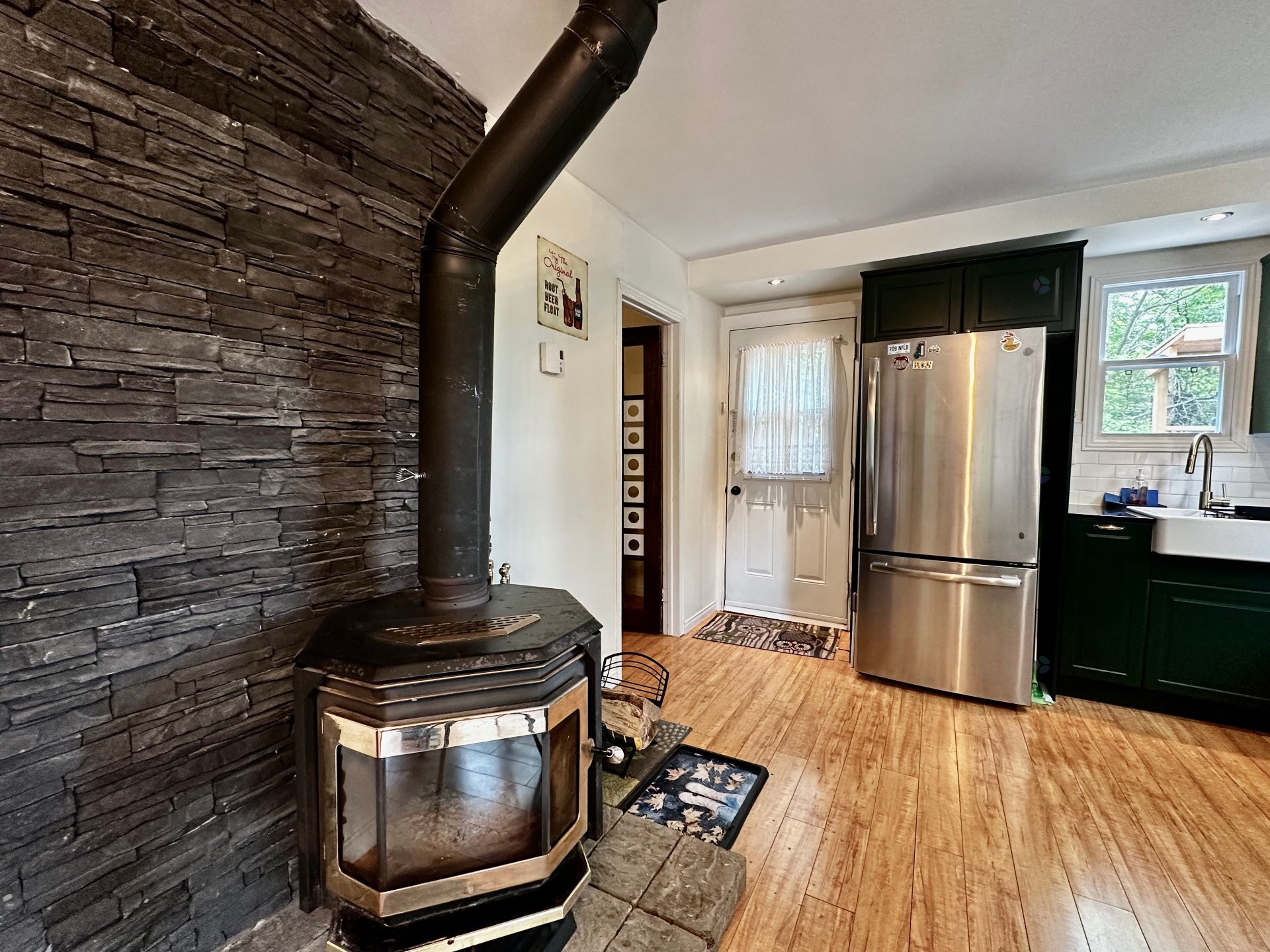 Prévost, QC J5L 2S2, Canada, 2 Bedrooms Bedrooms, ,1 BathroomBathrooms,Residential,Active,230369