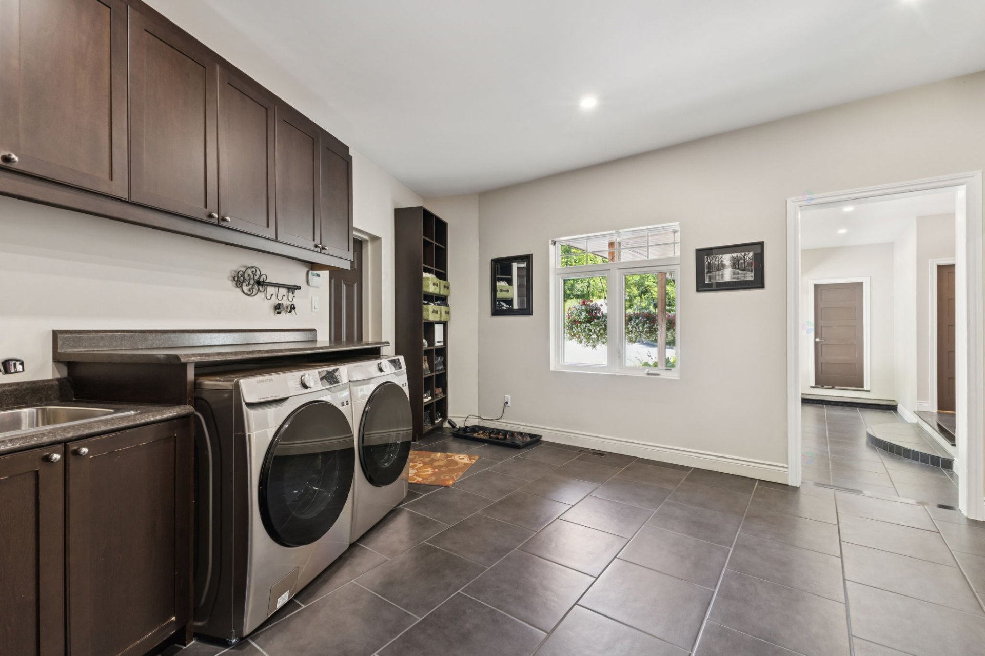 Chelsea, QC J9B 2M2, Canada, 5 Bedrooms Bedrooms, ,4 BathroomsBathrooms,Residential,Active,205494